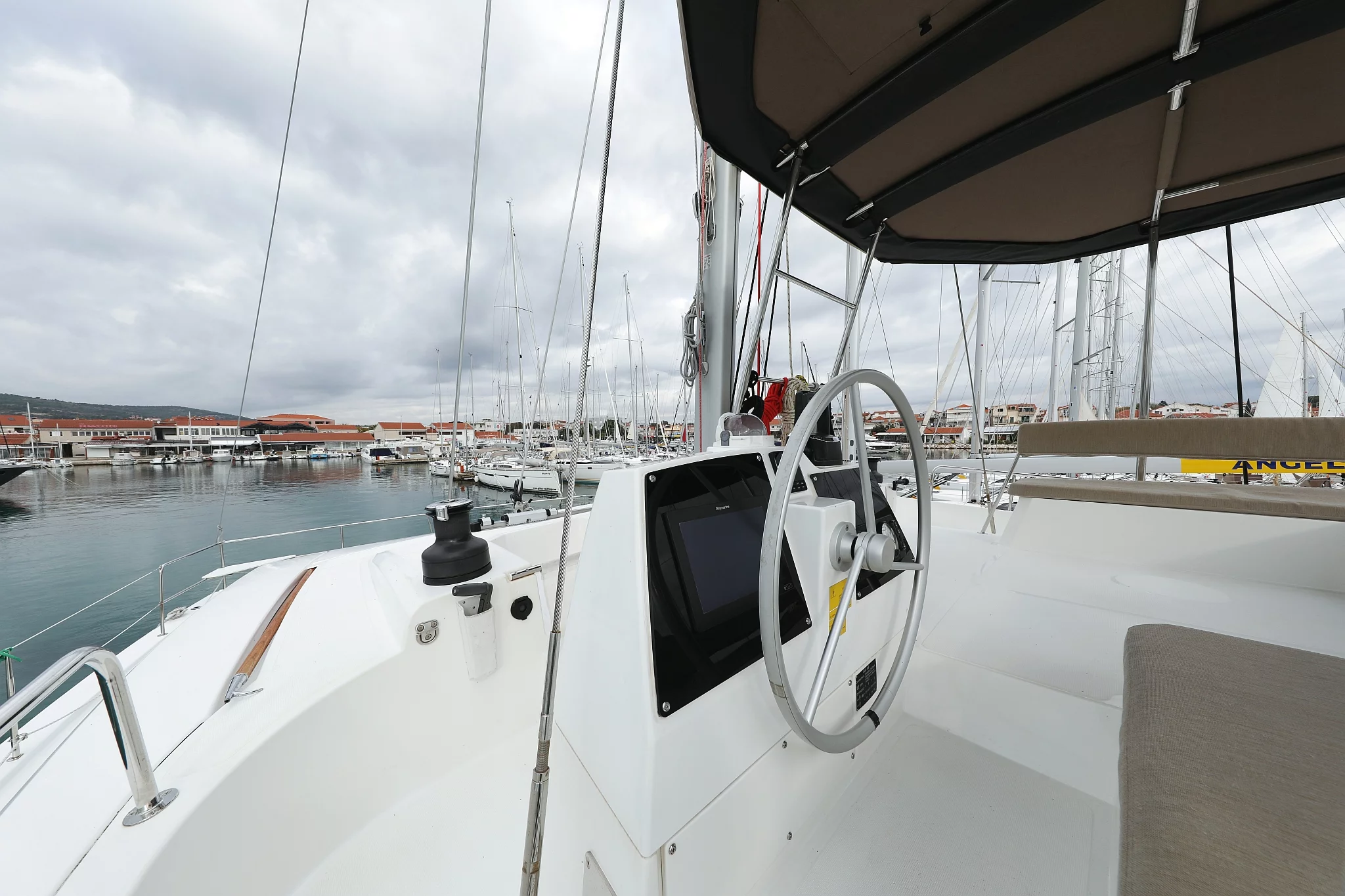 Bali 4.6 - 5 + 1 cab. (Triton)  - 7