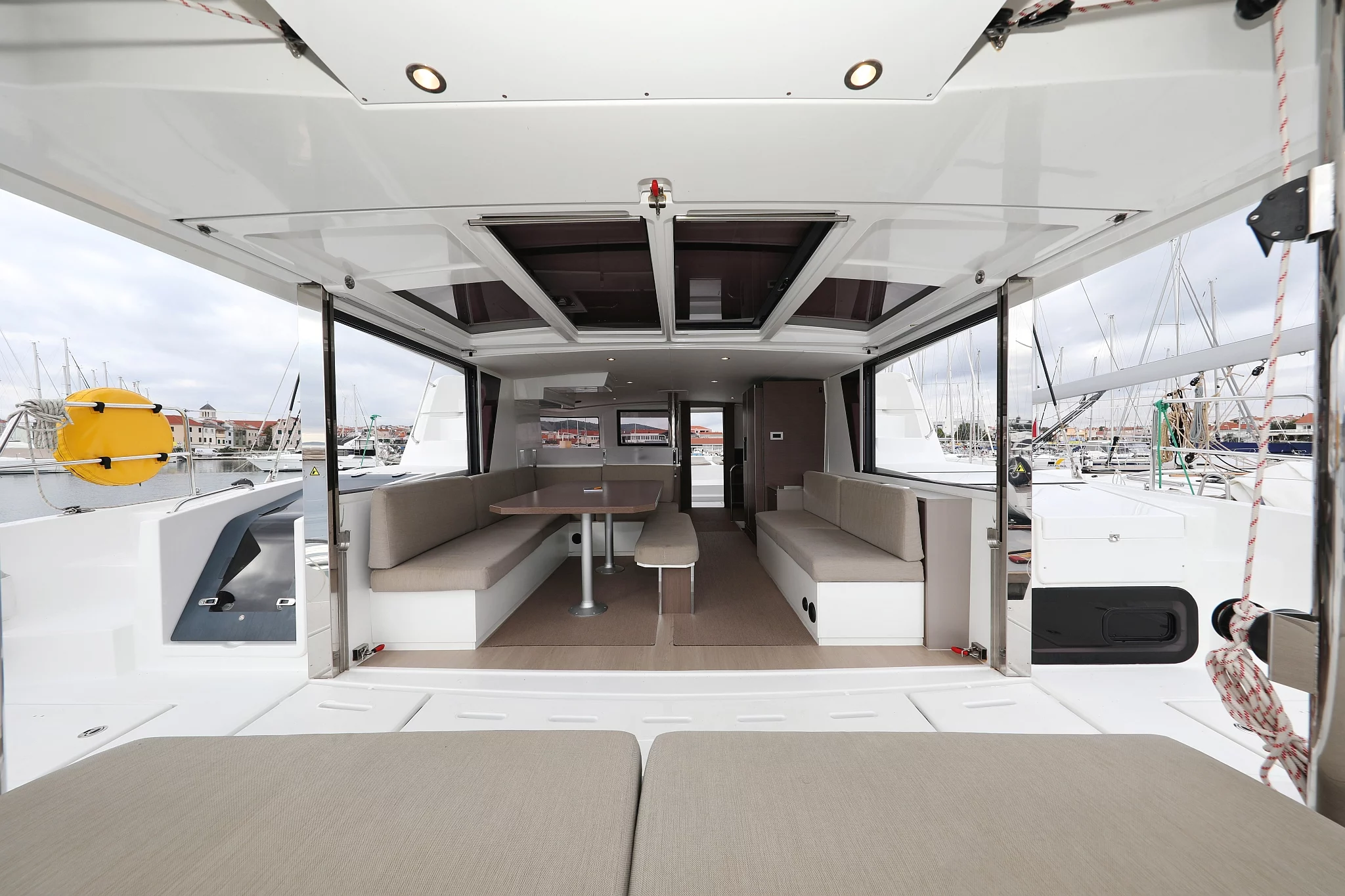 Bali 4.6 - 5 + 1 cab. (Triton)  - 12
