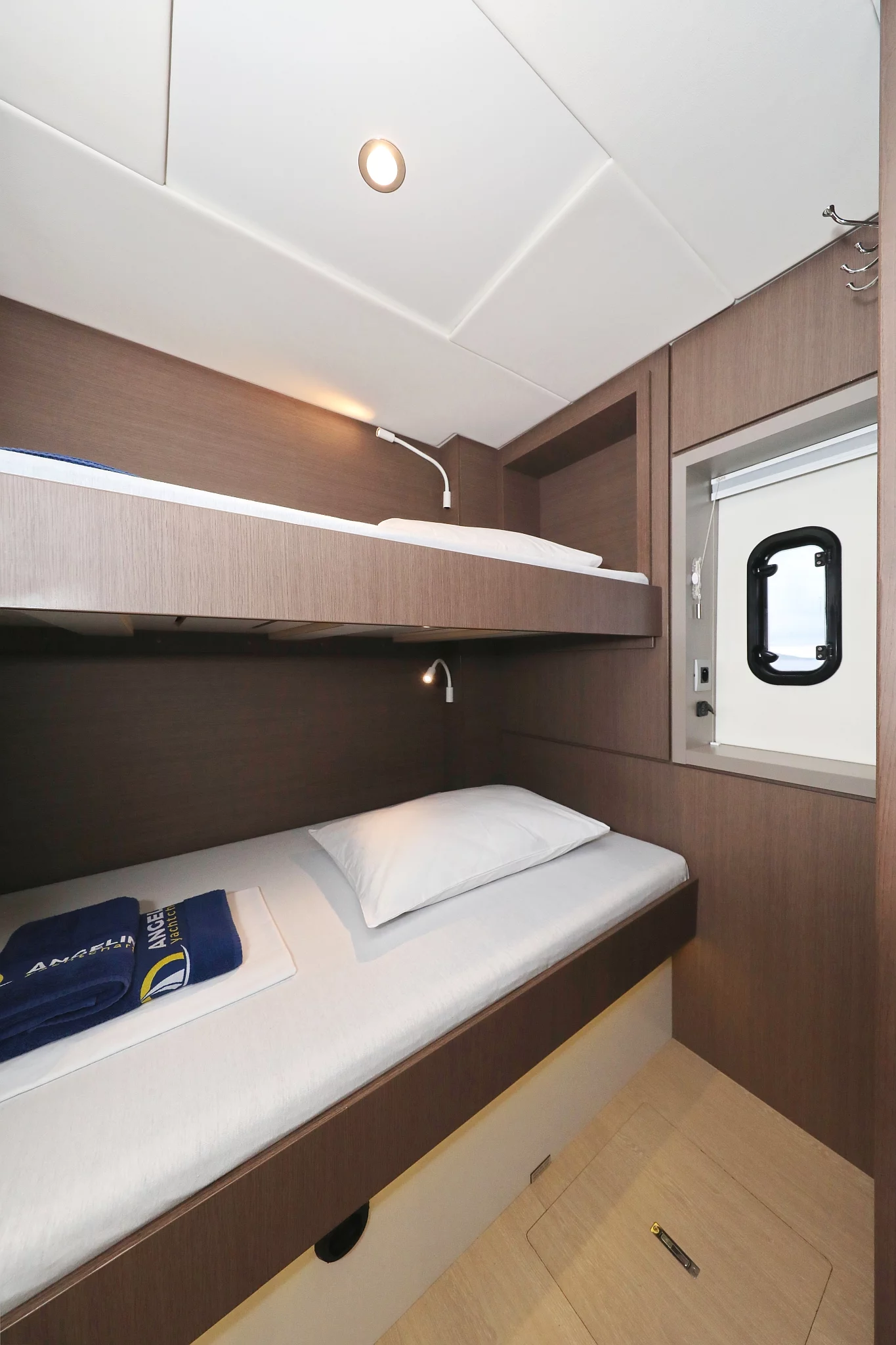 Bali 4.6 - 5 + 1 cab. (Triton)  - 22