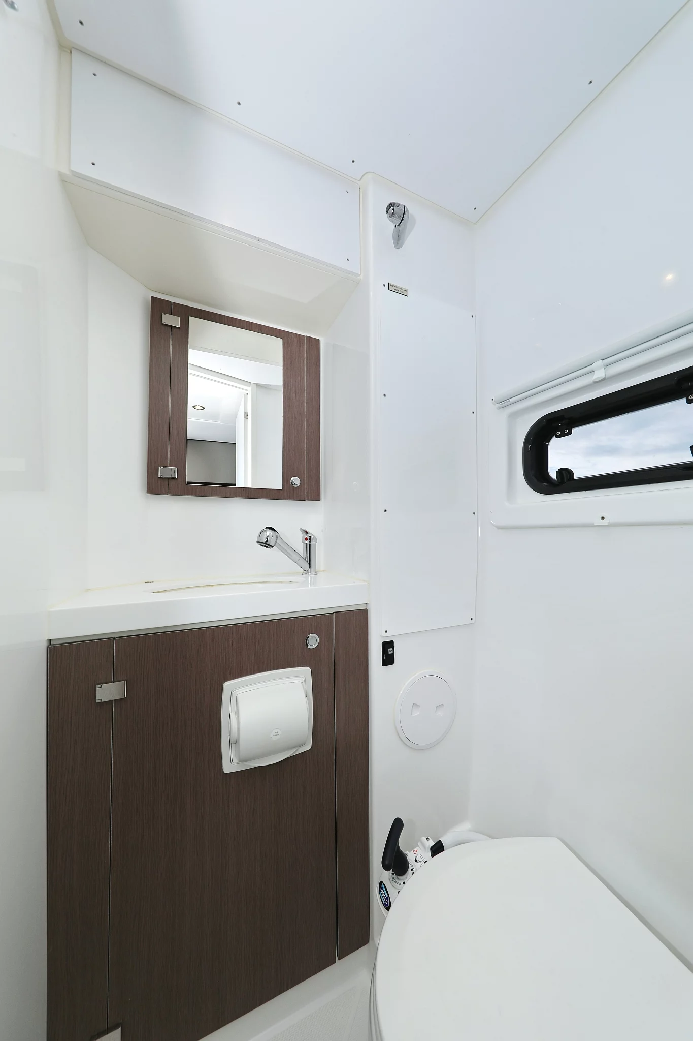 Bali 4.6 - 5 + 1 cab. (Triton)  - 36