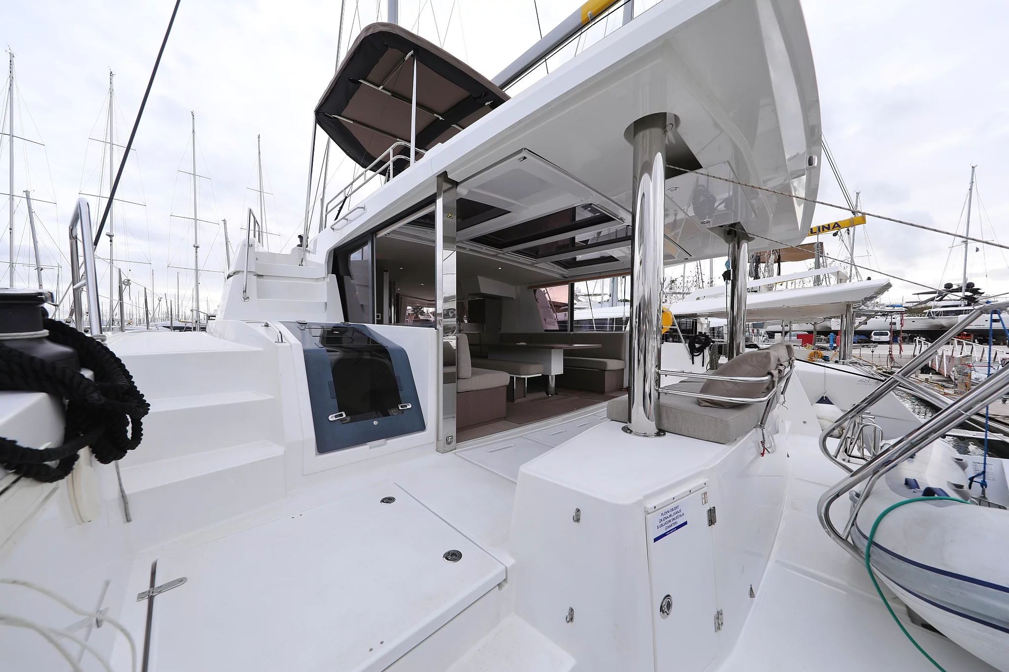Bali 4.8 - 6 + 2 cab. (Titan)  - 2