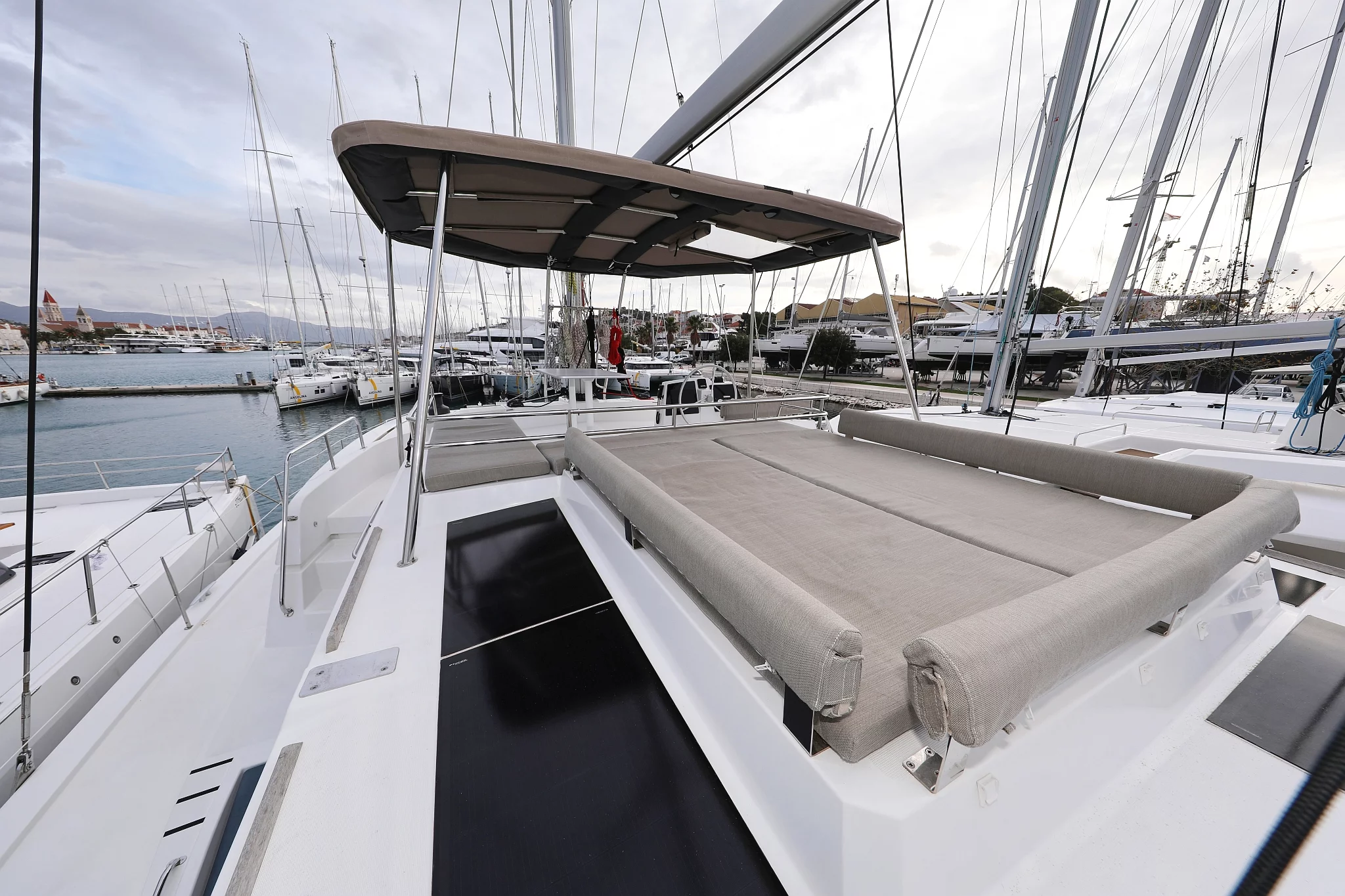 Bali 4.8 - 6 + 2 cab. (Titan)  - 8