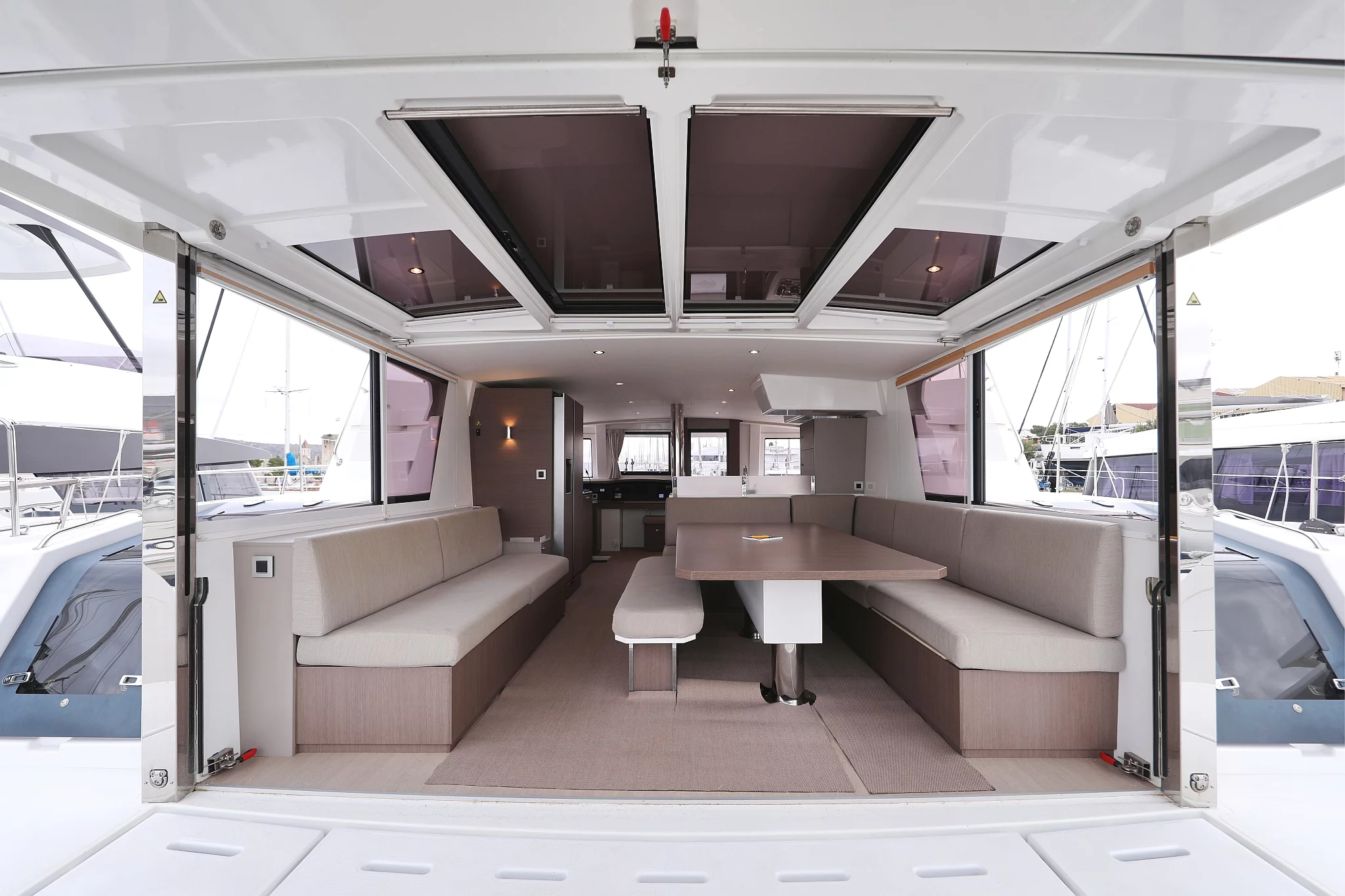 Bali 4.8 - 6 + 2 cab. (Titan)  - 11