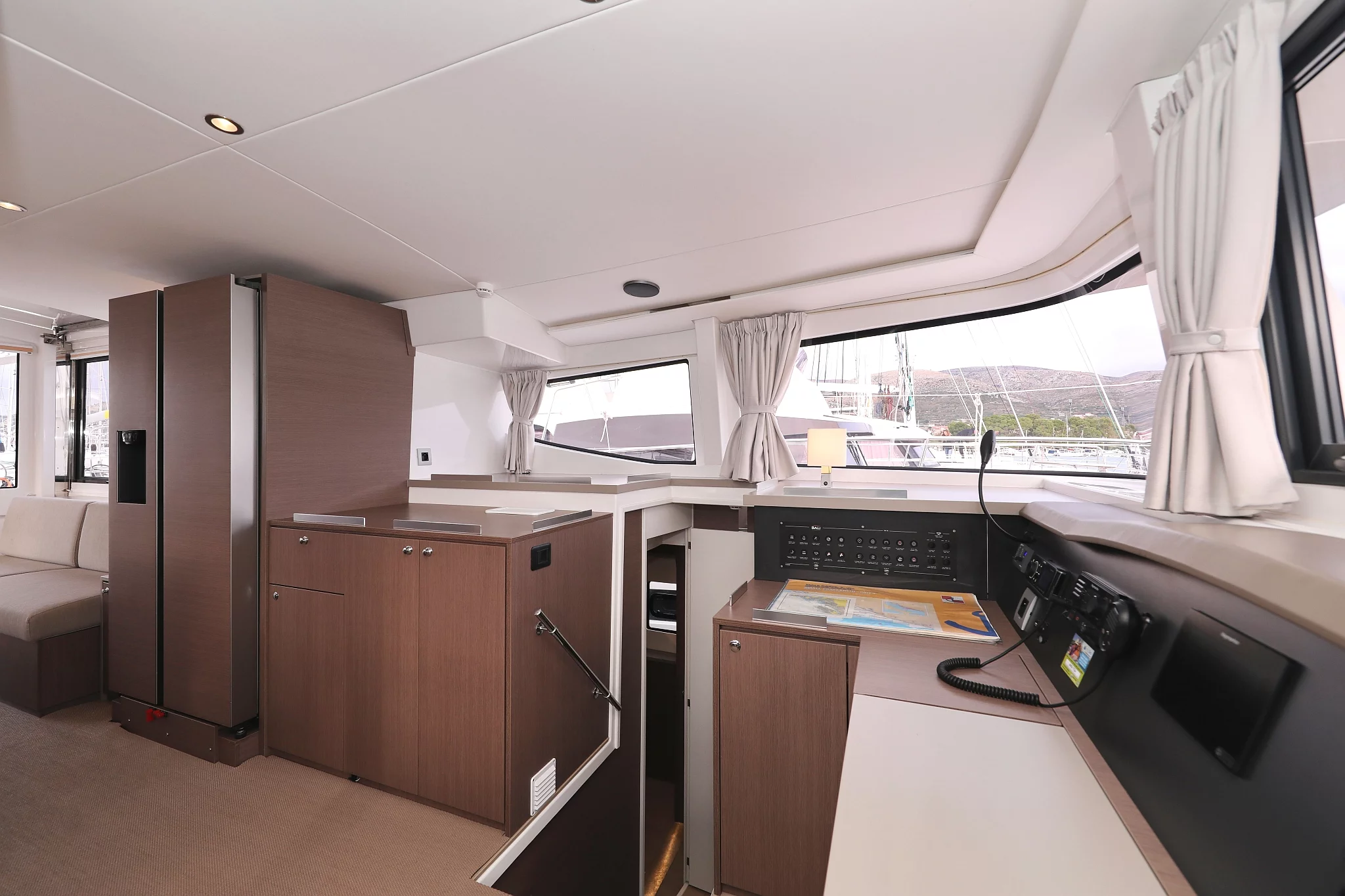 Bali 4.8 - 6 + 2 cab. (Titan)  - 16