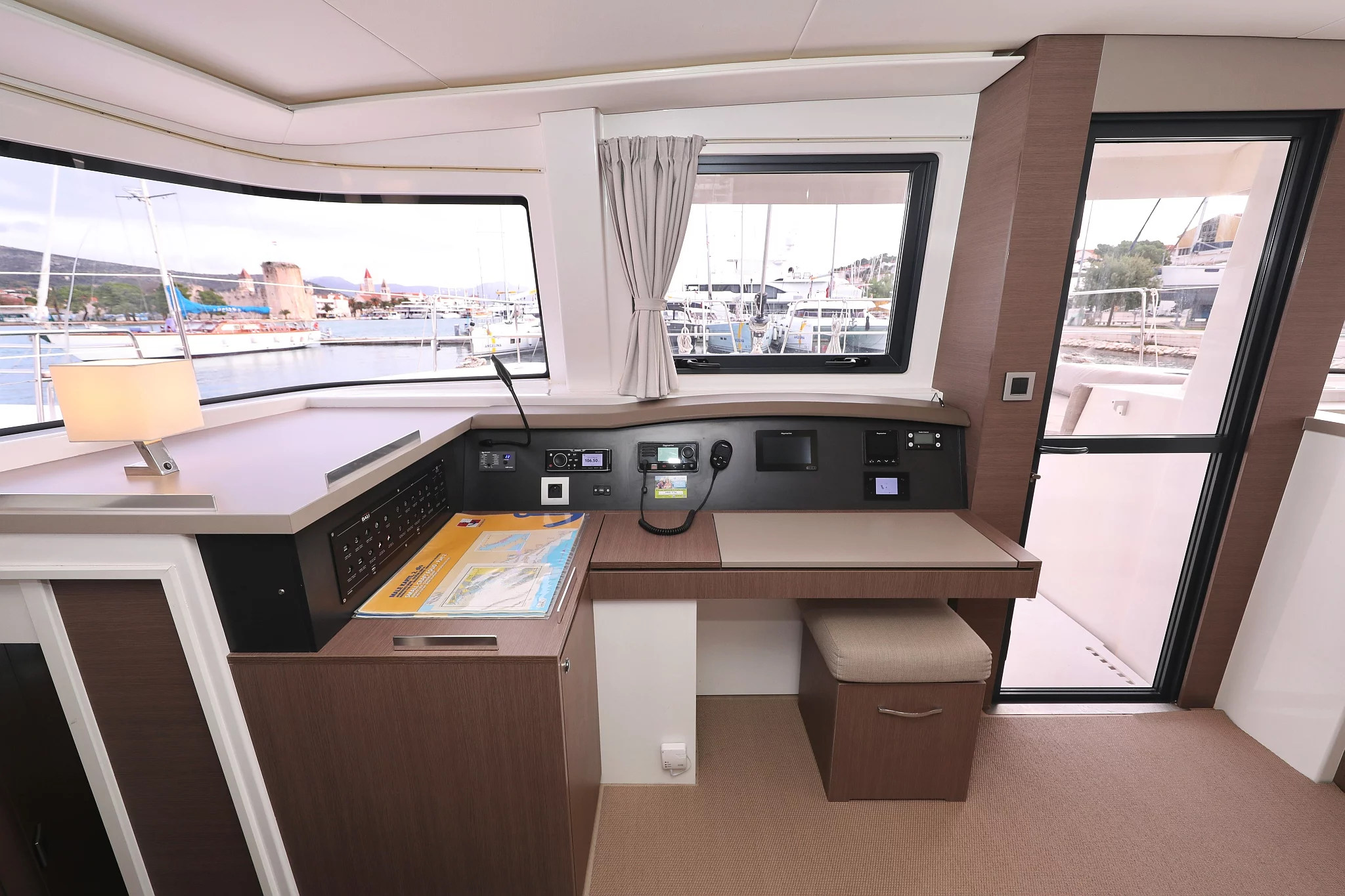 Bali 4.8 - 6 + 2 cab. (Titan)  - 17