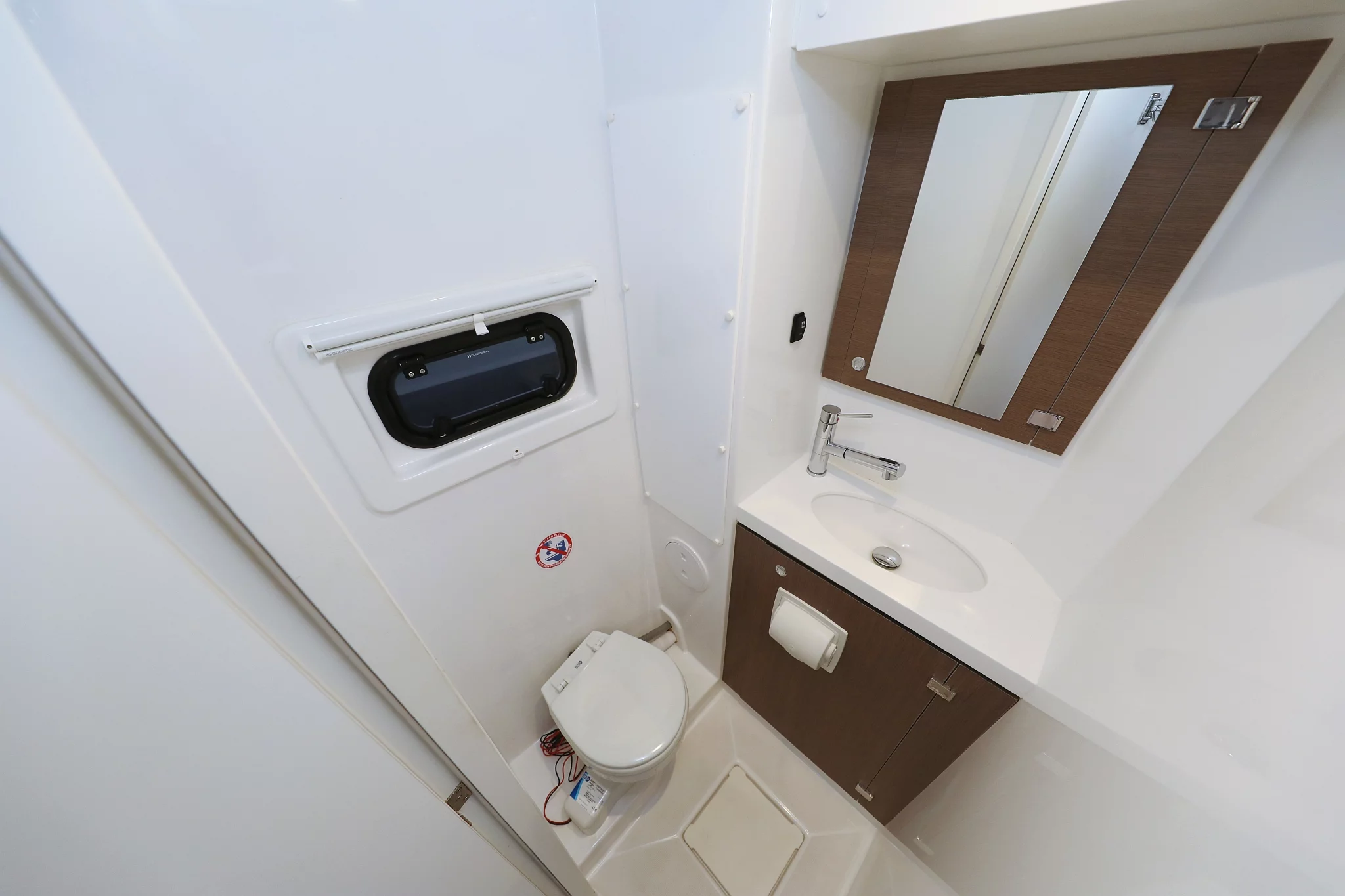 Bali 4.8 - 6 + 2 cab. (Titan)  - 31