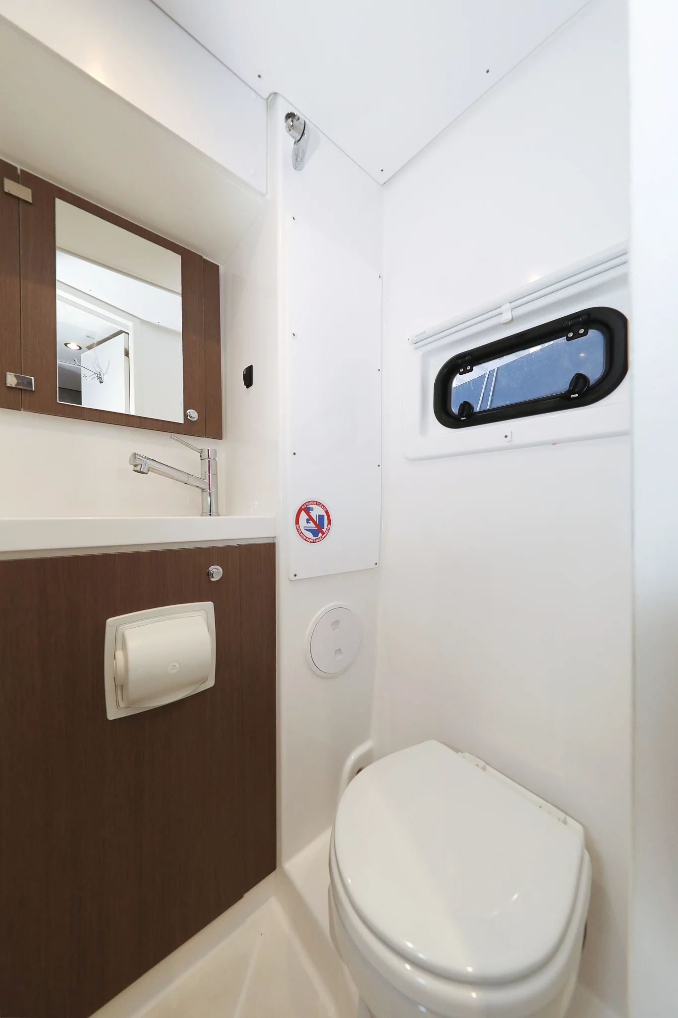 Bali 4.8 - 6 + 2 cab. (Titan)  - 37
