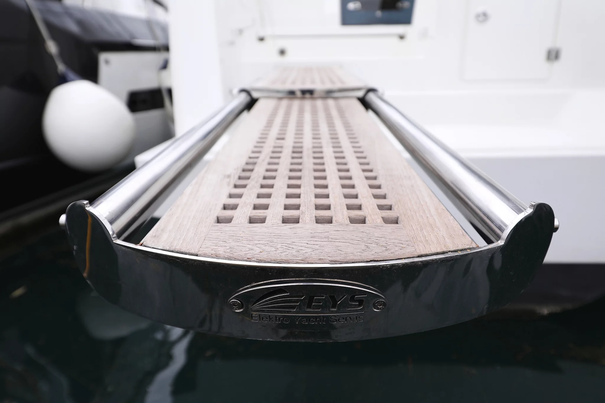 Bali 4.8 - 6 + 2 cab. (Titan)  - 48