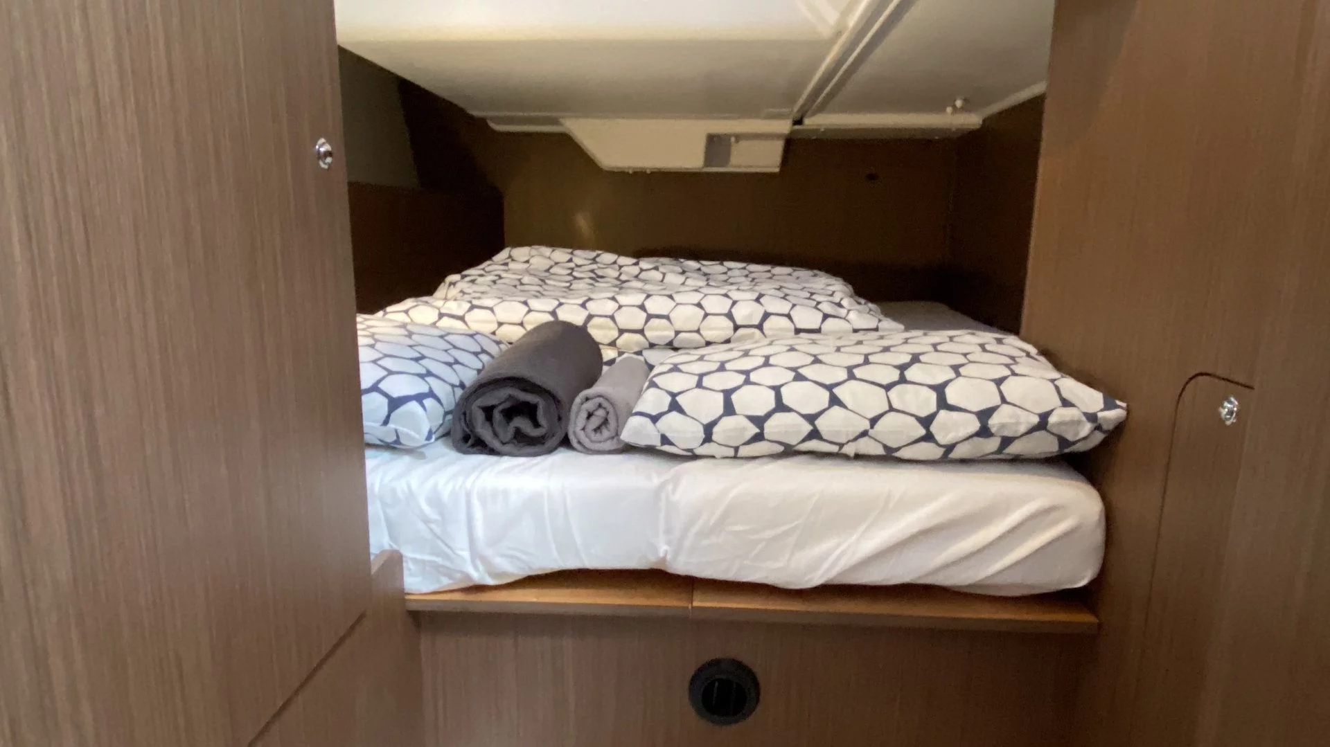 Oceanis 38.1 (Maja)  - 11