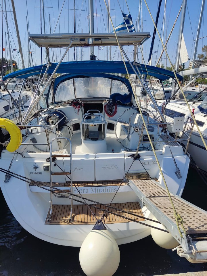 Photo #3 - Sun Odyssey 44i (Flora Mirabilis) en Athènes - 31740