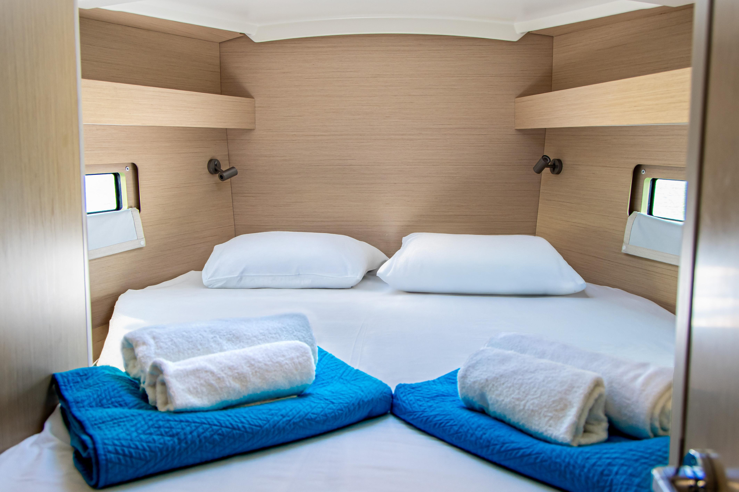 Photo #11 - Oceanis 40.1 (Fots) in Paleros - 31787