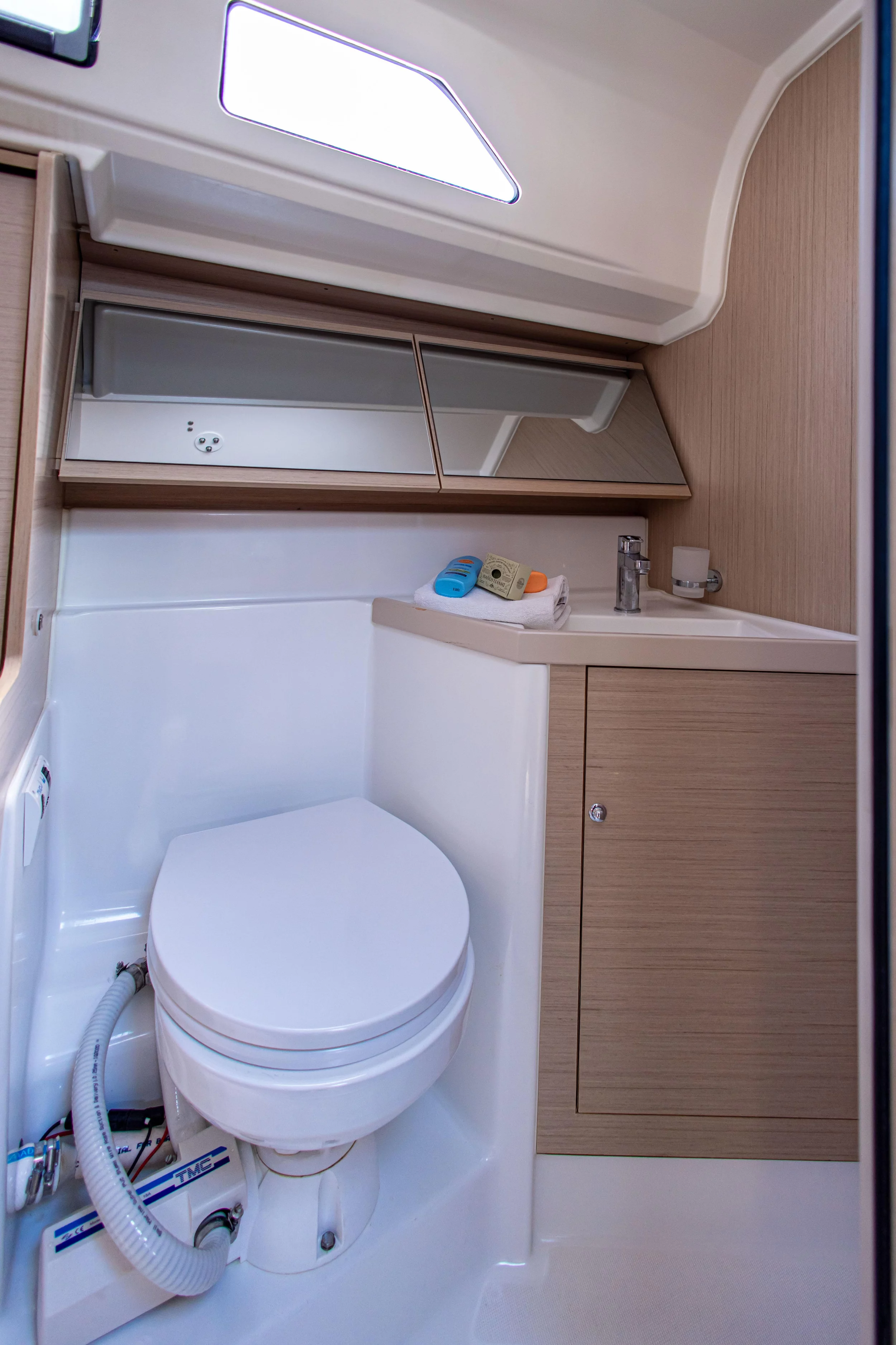 Oceanis 40.1 (Fots)  - 11