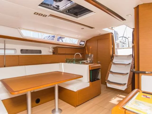 Sun Odyssey 449 (Top Smile)  - 16