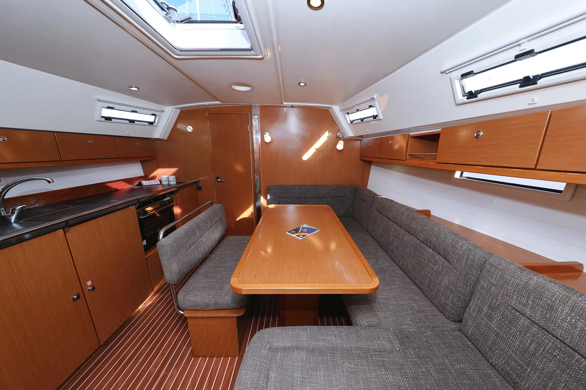 Bavaria Cruiser 40 S (Silver Arrow)  - 14