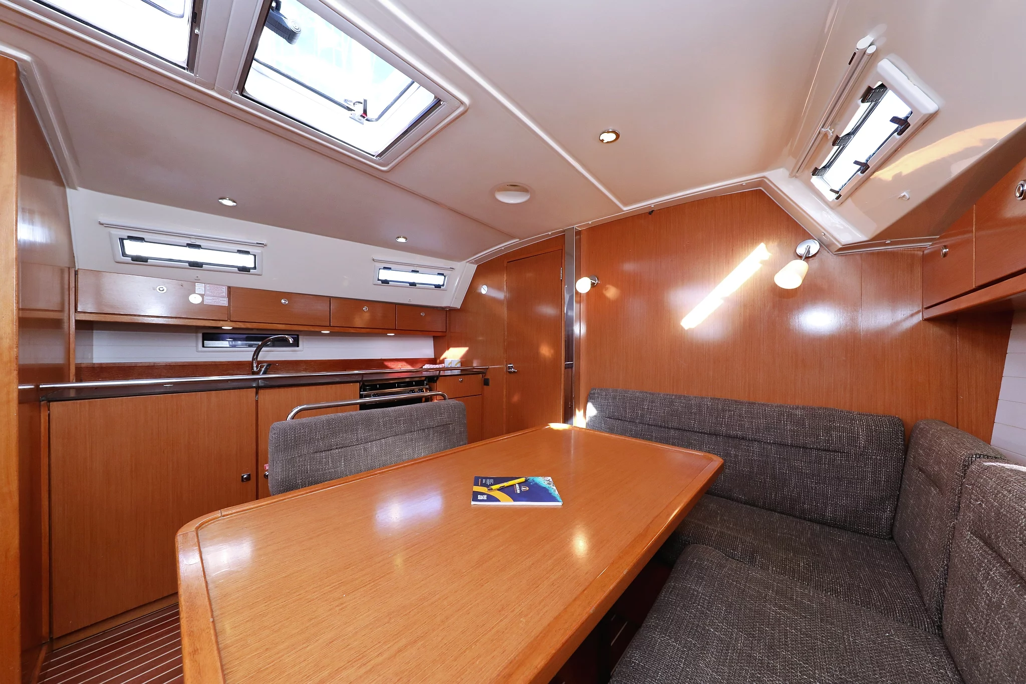 Bavaria Cruiser 40 S (Silver Arrow)  - 15