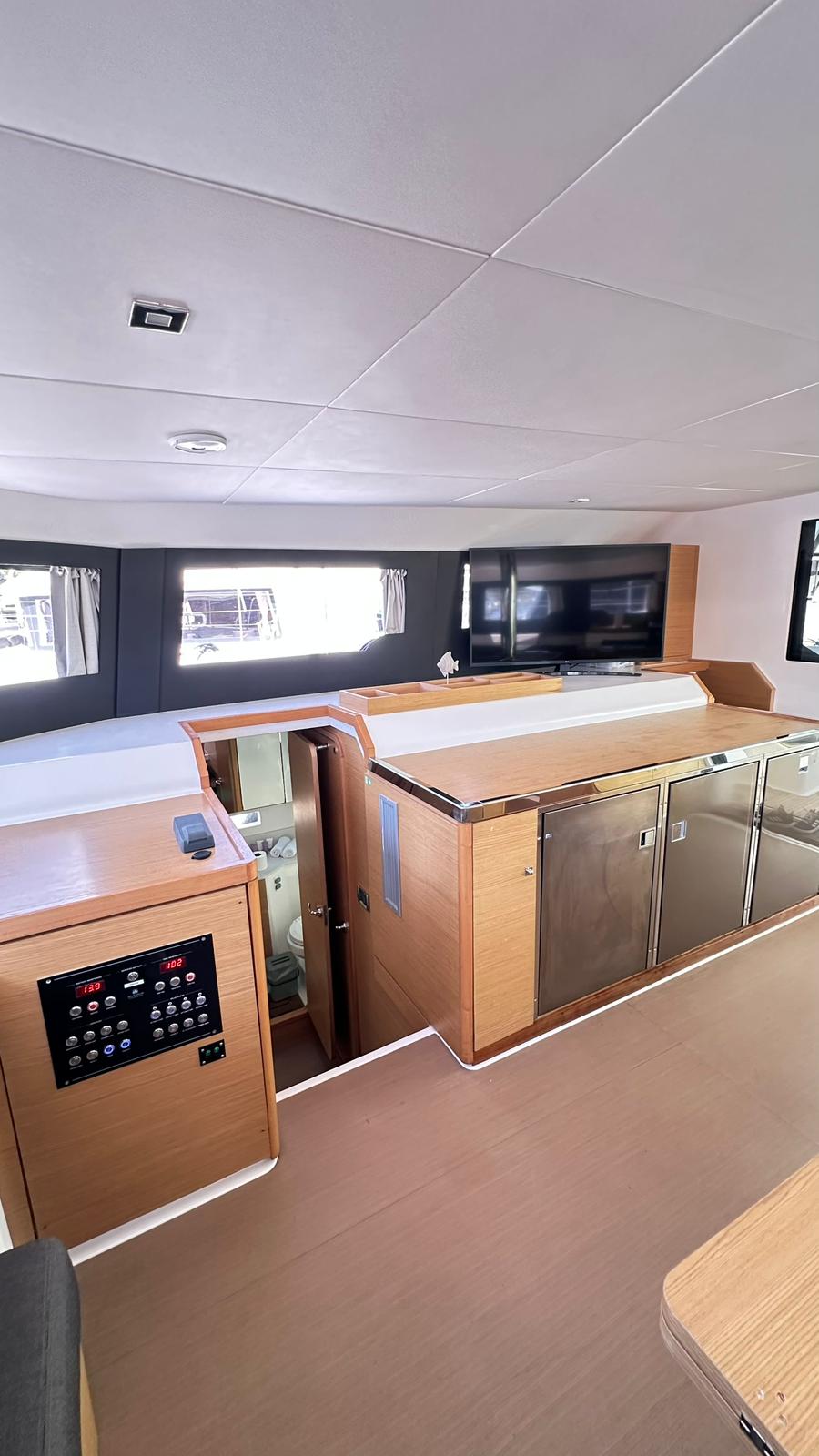 Dufour 48 Catamaran - 5 + 1 cab. — photo 11