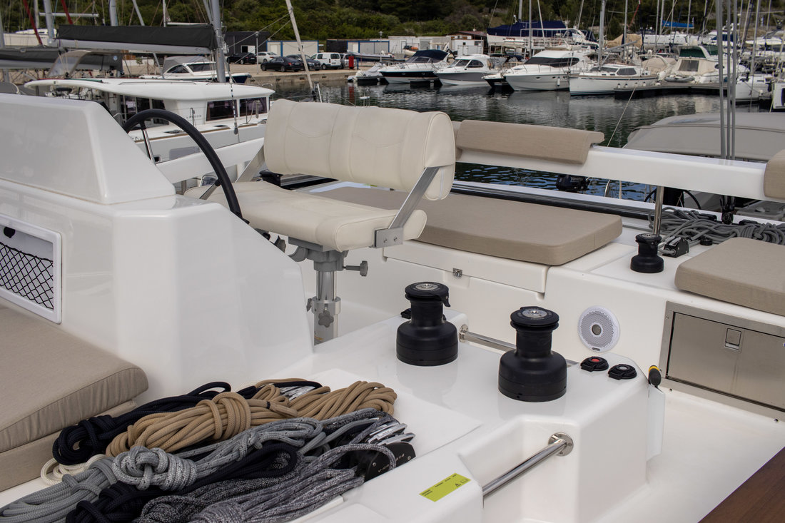 Photo #6 - Dufour 48 Catamaran - 5 + 1 cab. (Casablanca) en Primosten - 31850