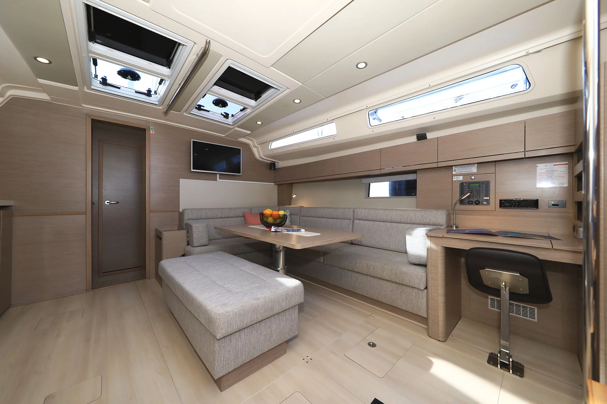 Hanse 508 - 5 + 1 cab. (Licence to Chill)  - 8