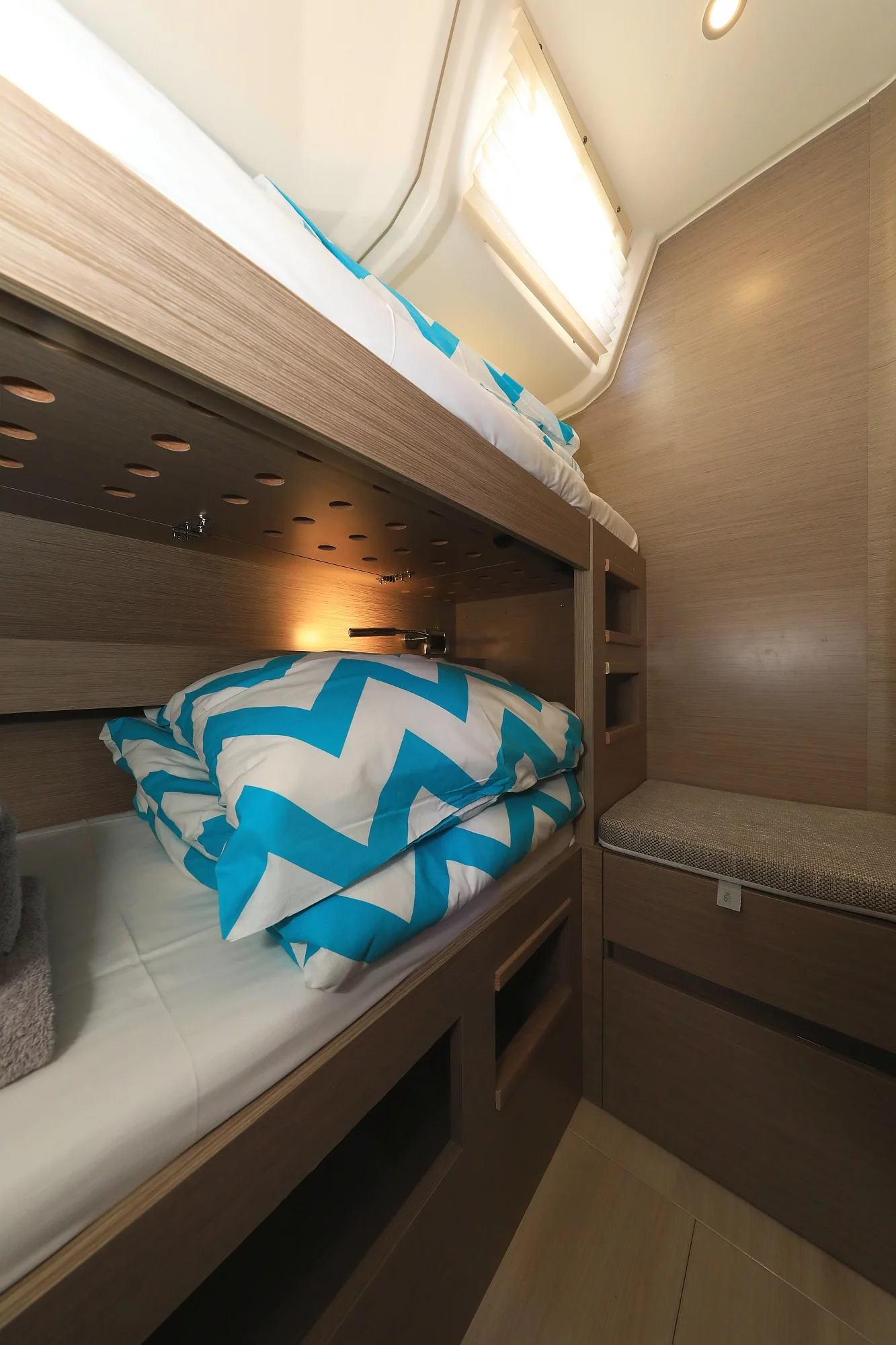 Hanse 508 - 5 + 1 cab. (Licence to Chill)  - 13