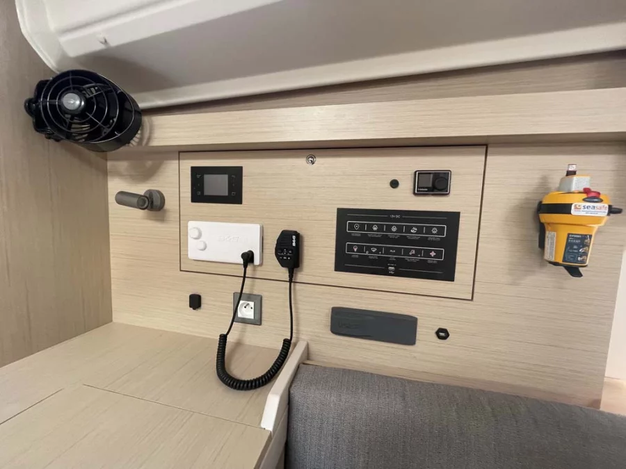 Oceanis 40.1 (Star of the Seas)  - 10