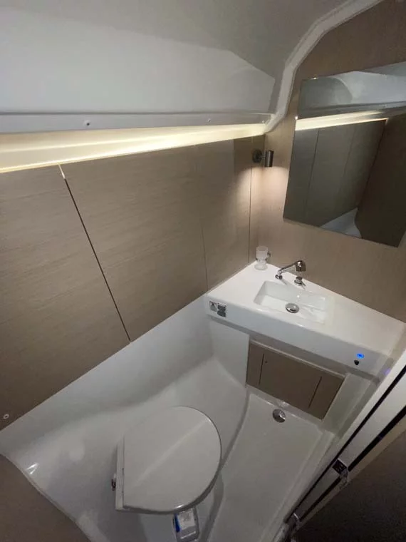 Oceanis 40.1 (Star of the Seas)  - 16