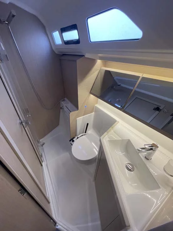 Oceanis 40.1 (Star of the Seas)  - 17