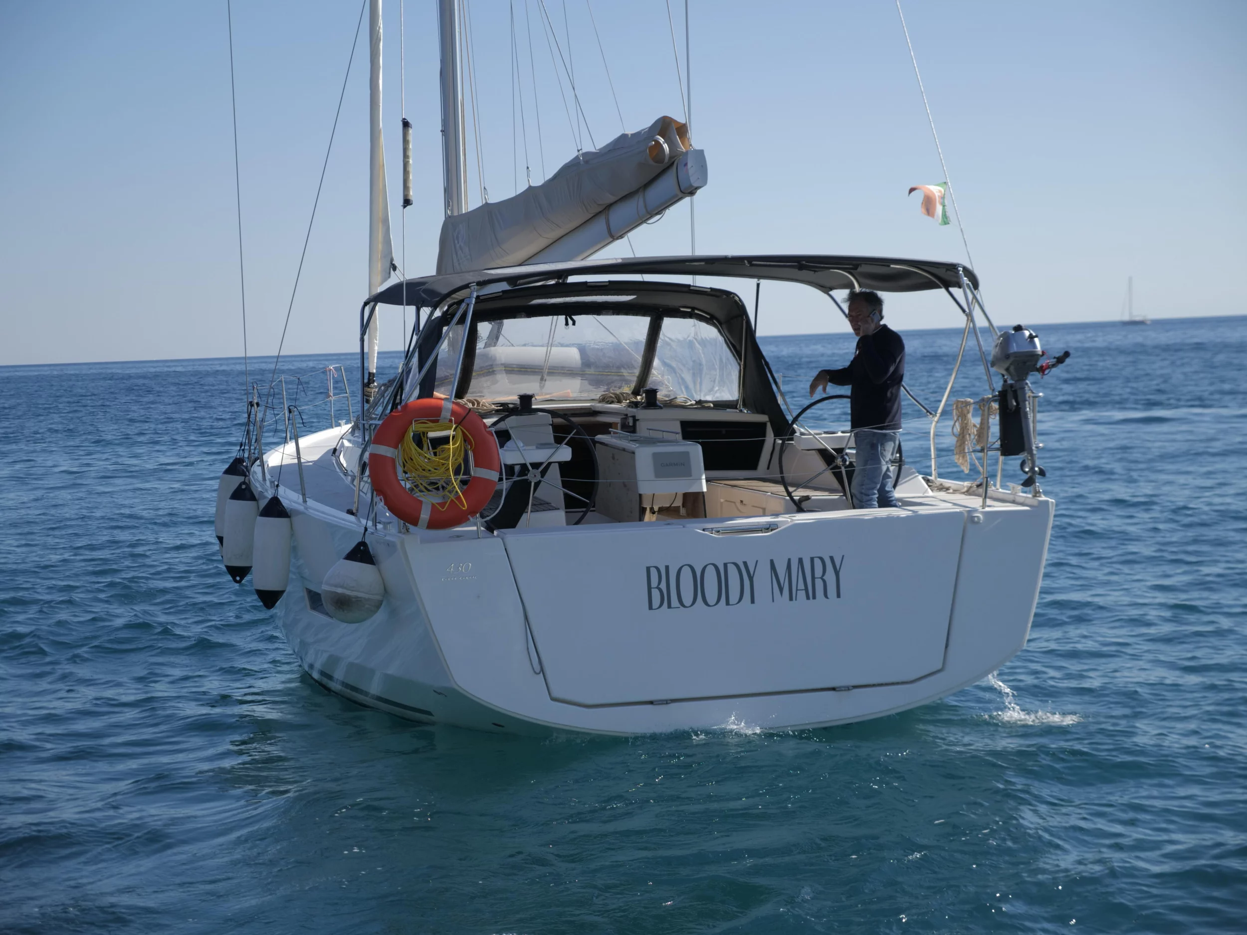 Dufour 430 - 3 cab. (Bloody Mary)  - 3
