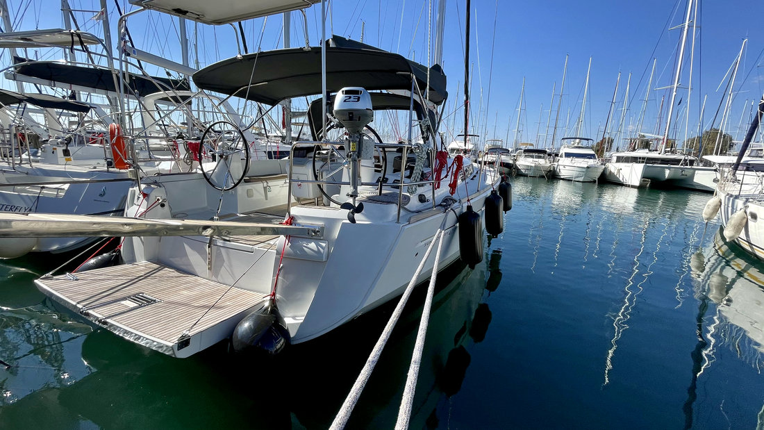 Photo #4 - Sun Odyssey 479 - 4 cab. (Luna Rossa) in Athen - 32045