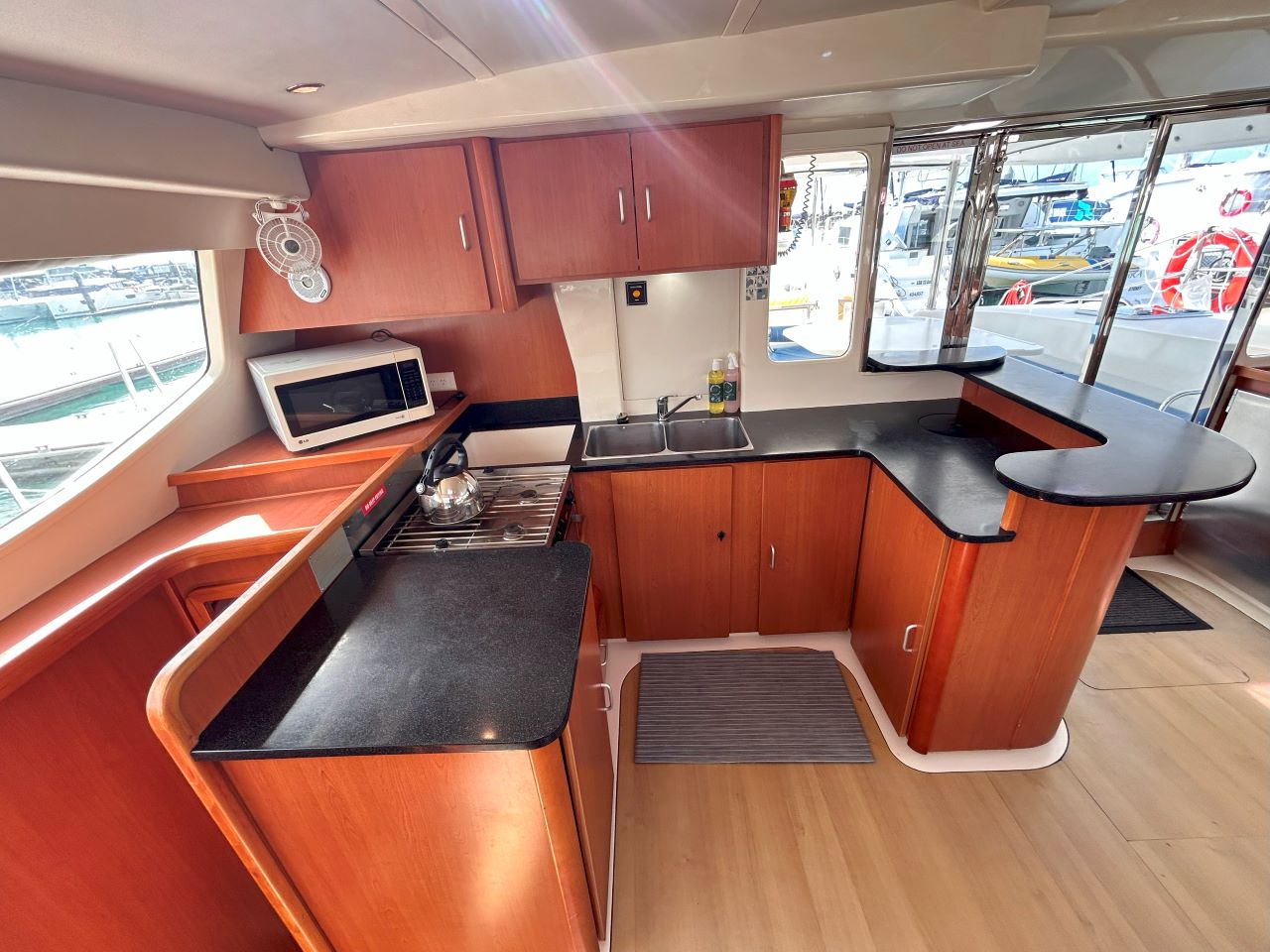 Photo #6 - Leopard 46 - 4 cab. (SEADUCTION) en Airlie Beach - 32094