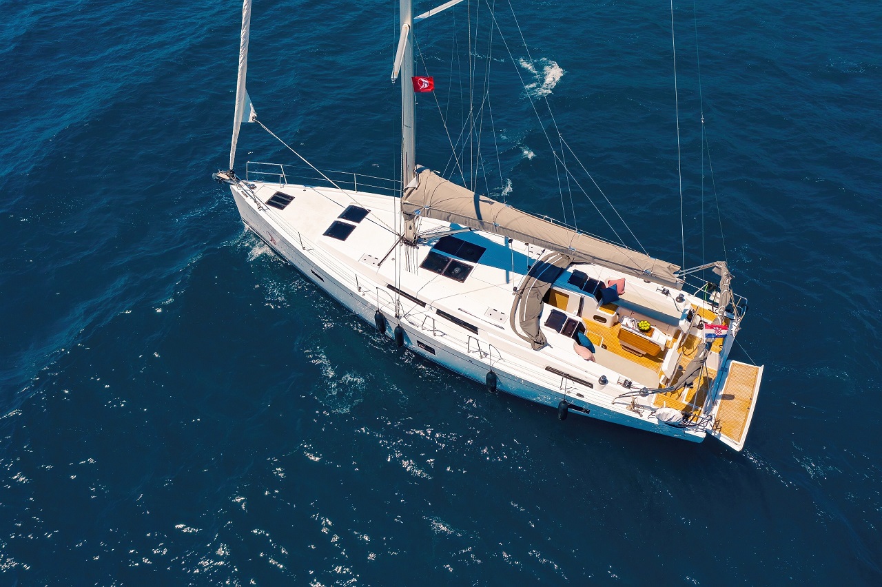 Photo #3 - Hanse 458 - 3 cab. (One Life) in Trogir - 32097