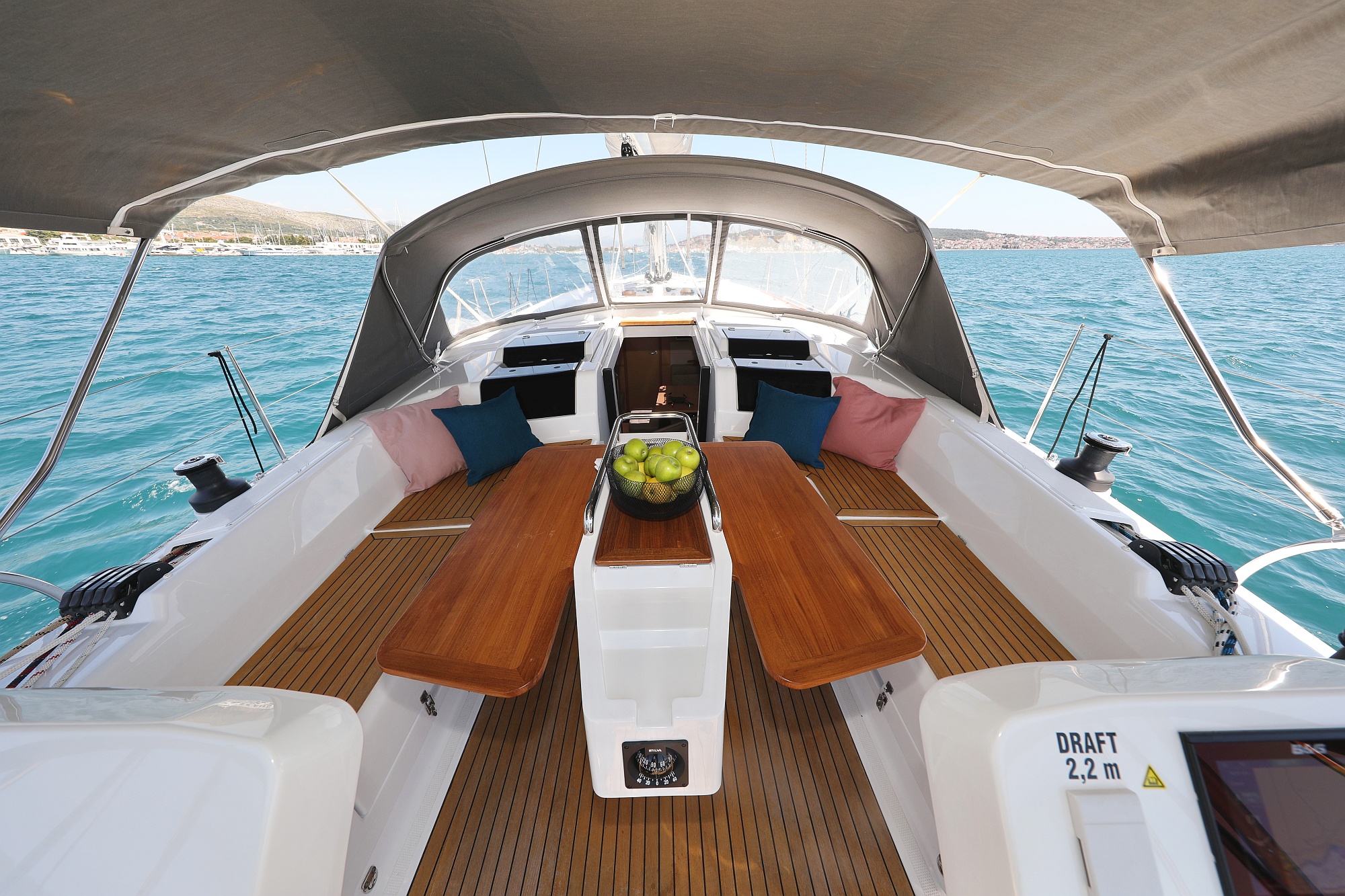 Photo #8 - Hanse 458 - 3 cab. (One Life) in Trogir - 32097