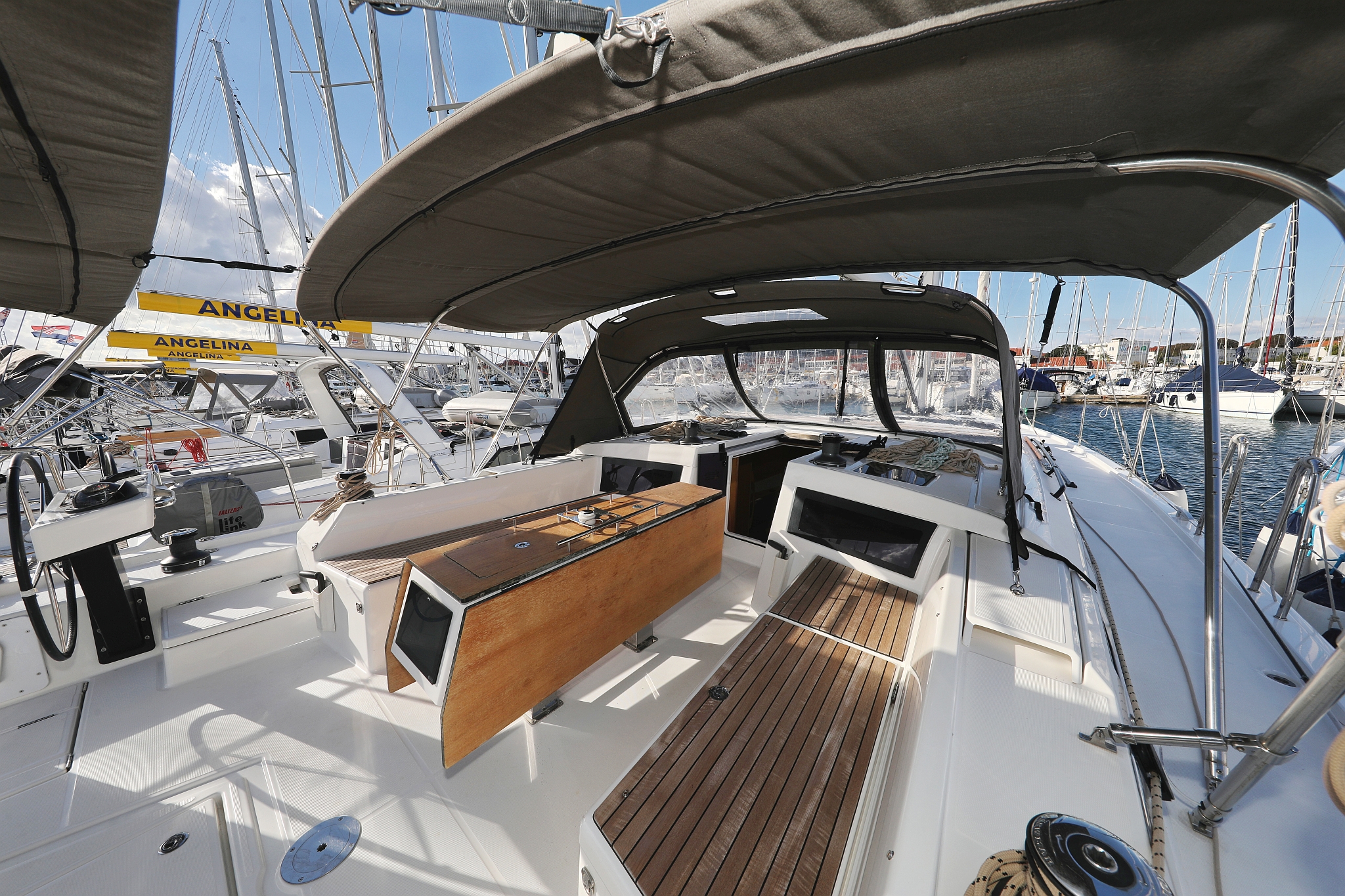 Photo #6 - Dufour 470 - 5 cab. (Anthea) in Trogir - 32103