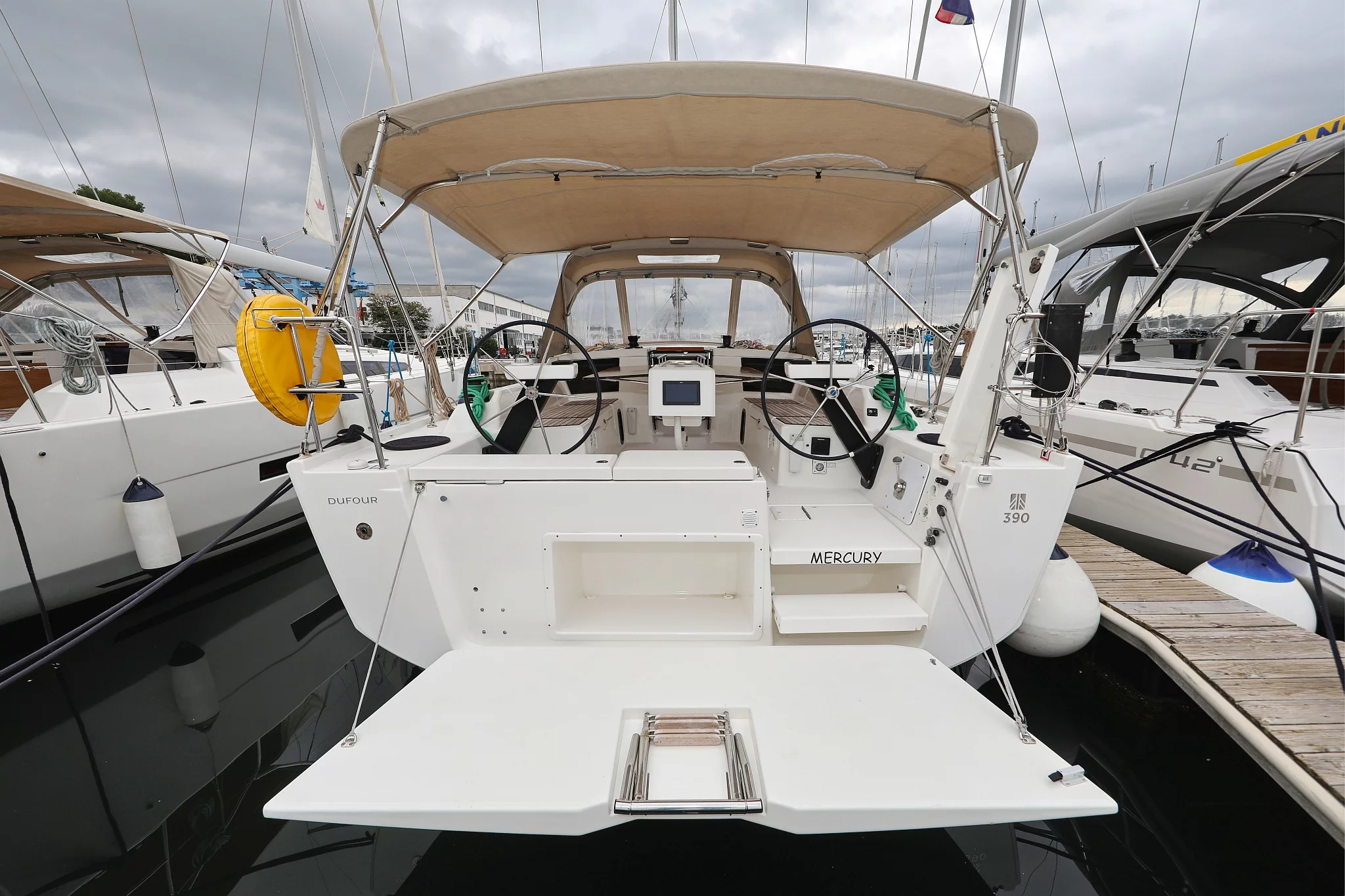 Dufour 390 GL (Mercury)  - 15