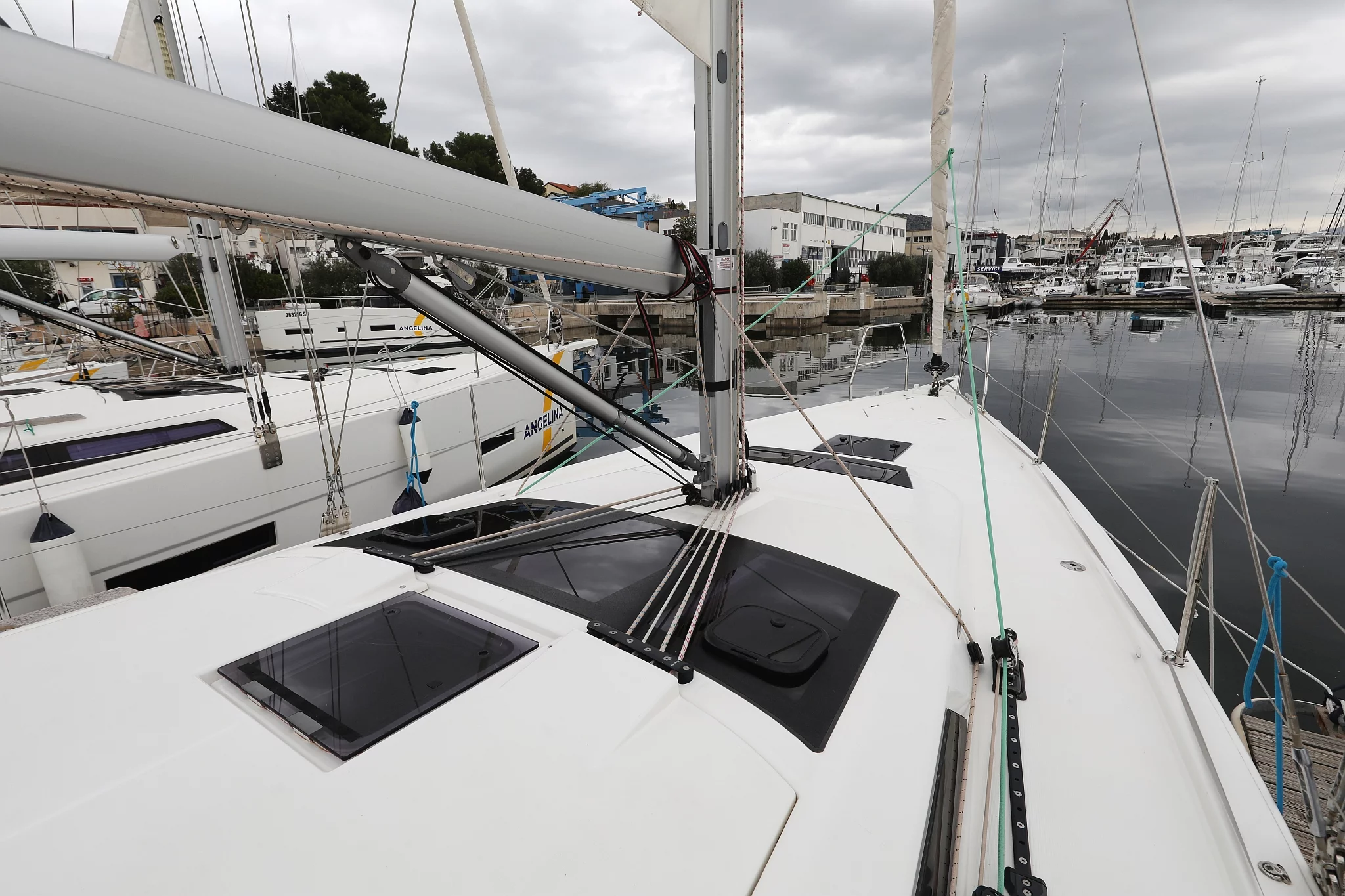 Dufour 390 GL (Mercury)  - 22