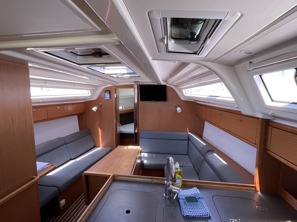 Photo #10 - Bavaria Cruiser 37 - 3 cab. (Andrea) in Sukosan - 32216