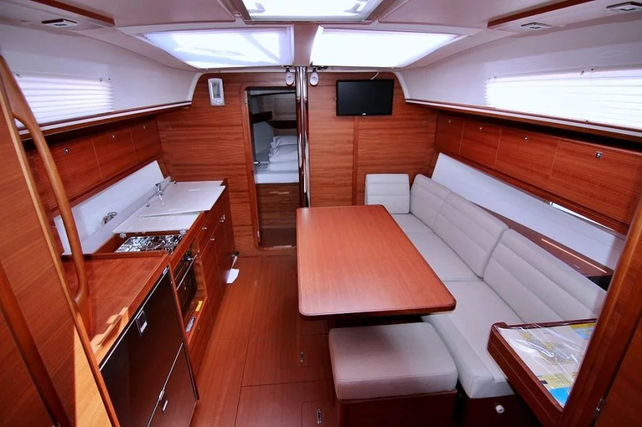 Dufour 382 GL (Louise)  - 13