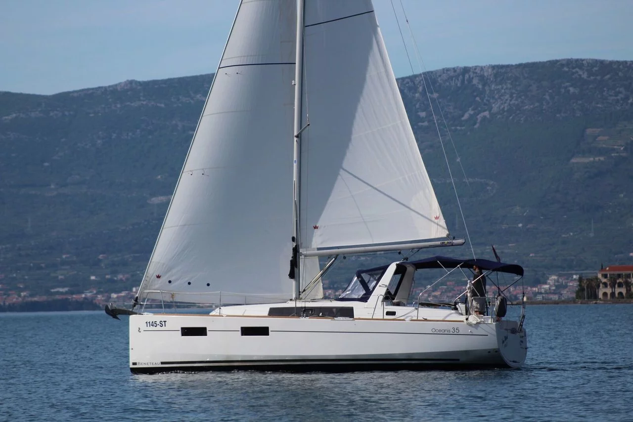 Oceanis 35 (Jean Michel)  - 3