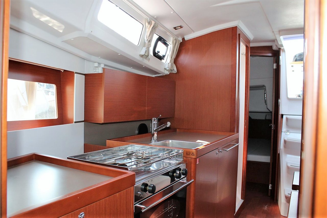 Photo #9 - Oceanis 35 (Jean Michel) in Split - 32235