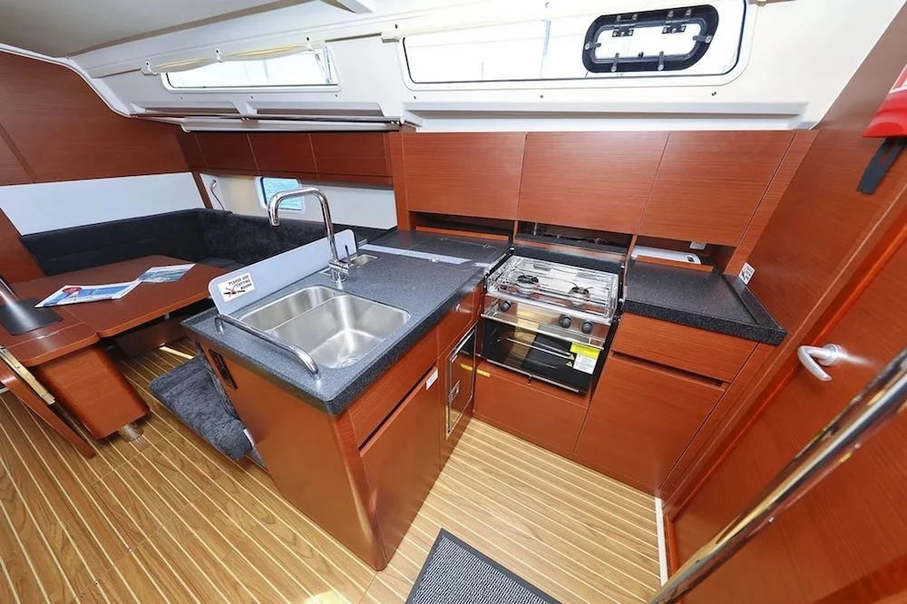 Hanse 388 (Chablis)  - 6