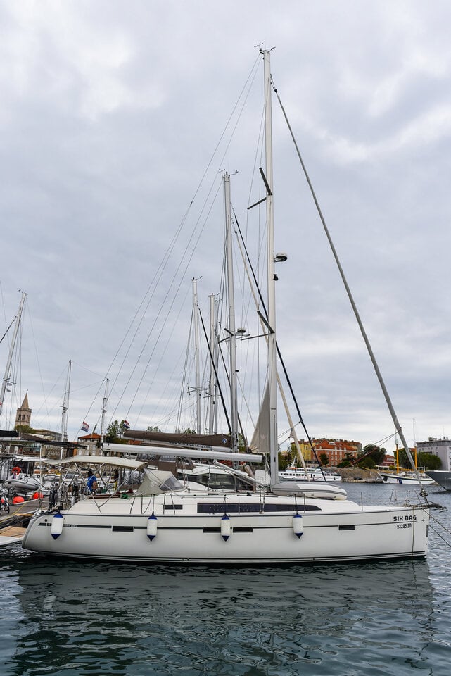 Photo #4 - Bavaria Cruiser 46 - 4 cab. (Six Bag) en Zadar - 32275