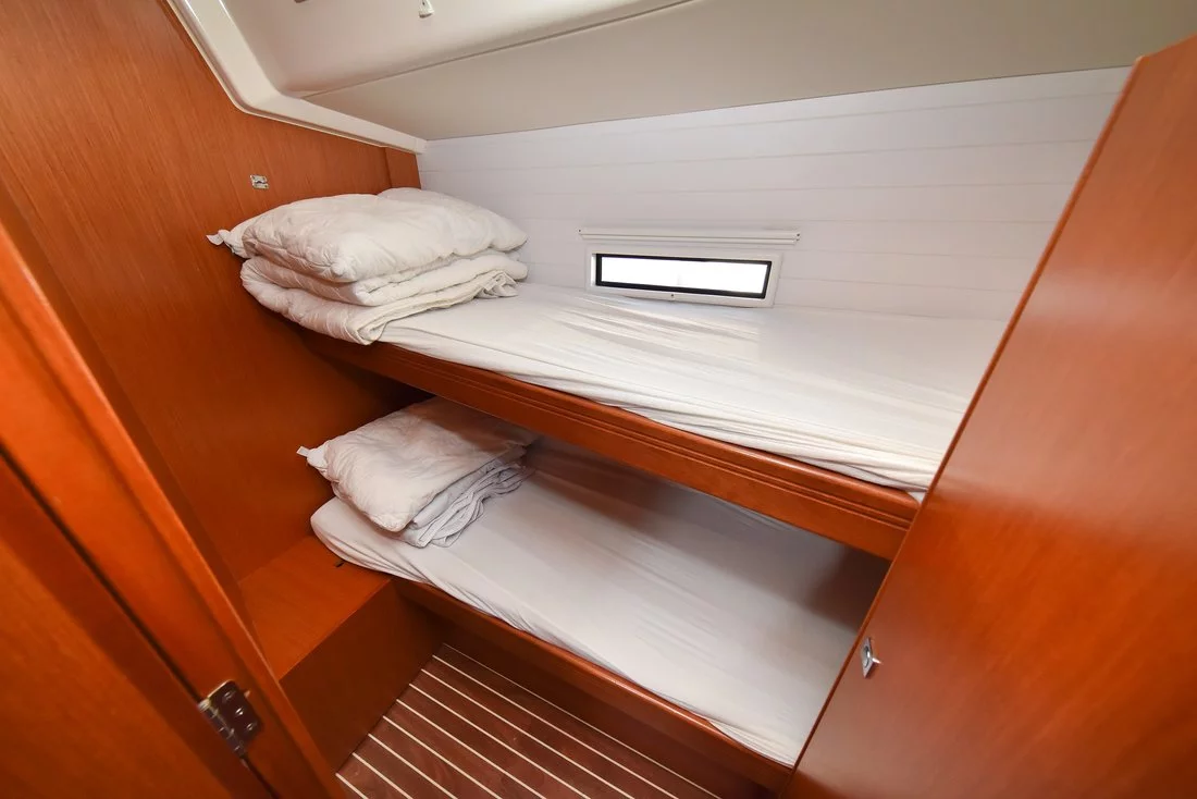 Bavaria Cruiser 56 - 5 + 1 cab. (Fat Boy)  - 35