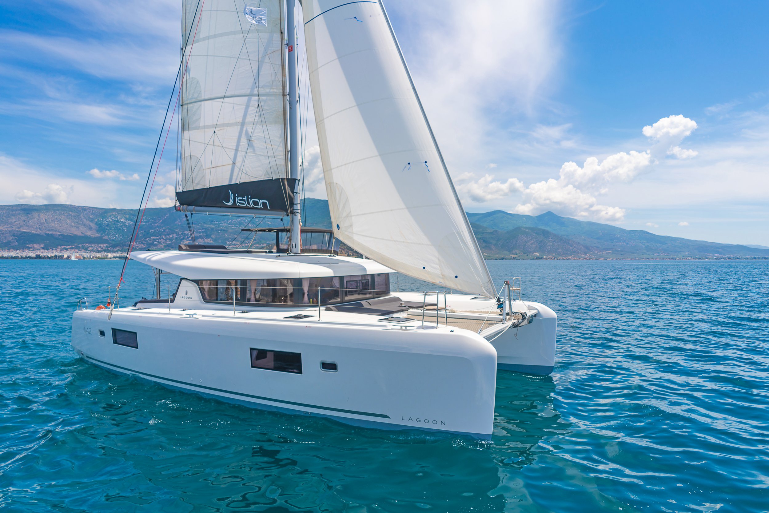 Photo #1 - Lagoon 42 - 4 + 2 cab. (Karteria) en Athènes - 32284