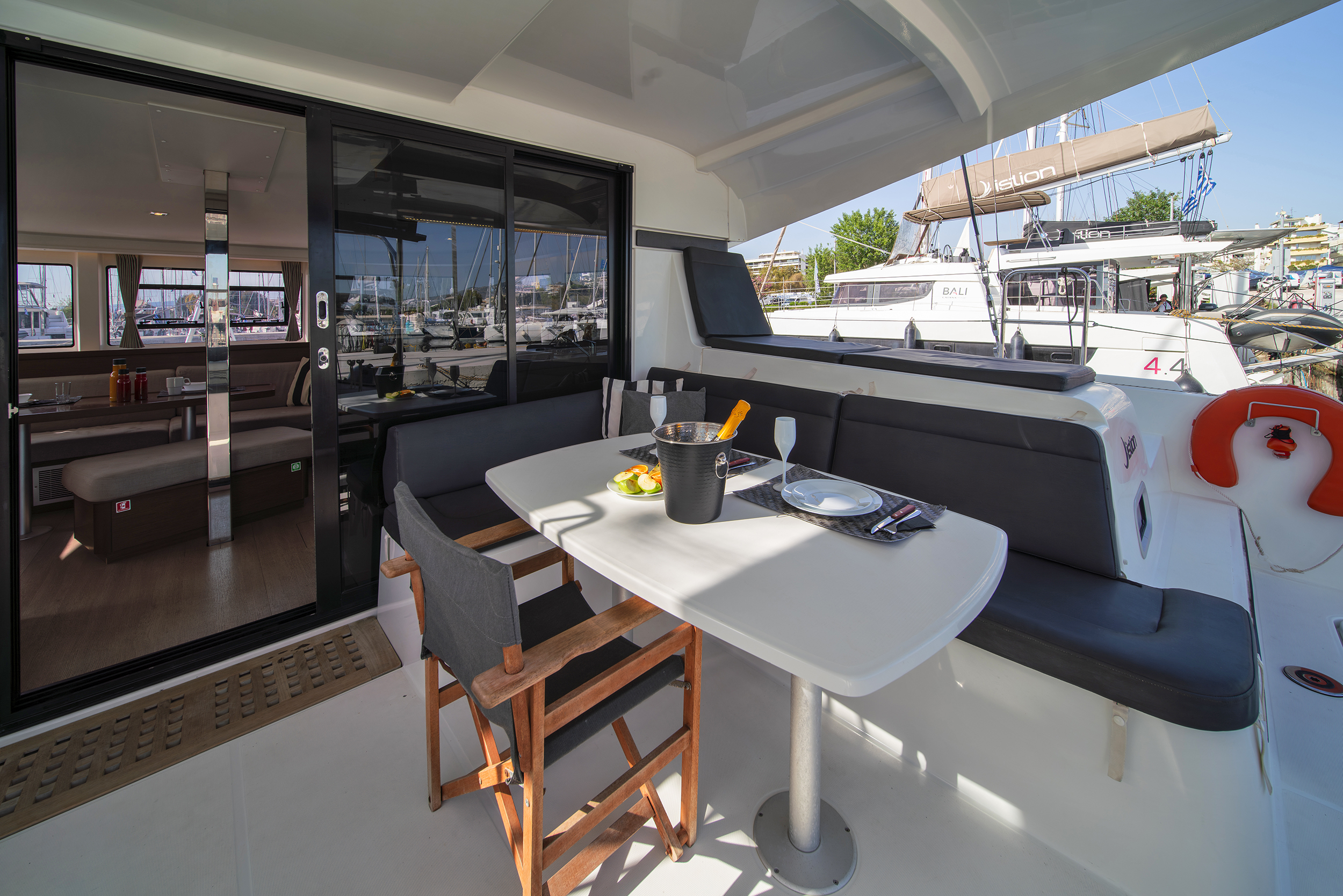 Lagoon 42 - 4 + 2 cab. — photo 5
