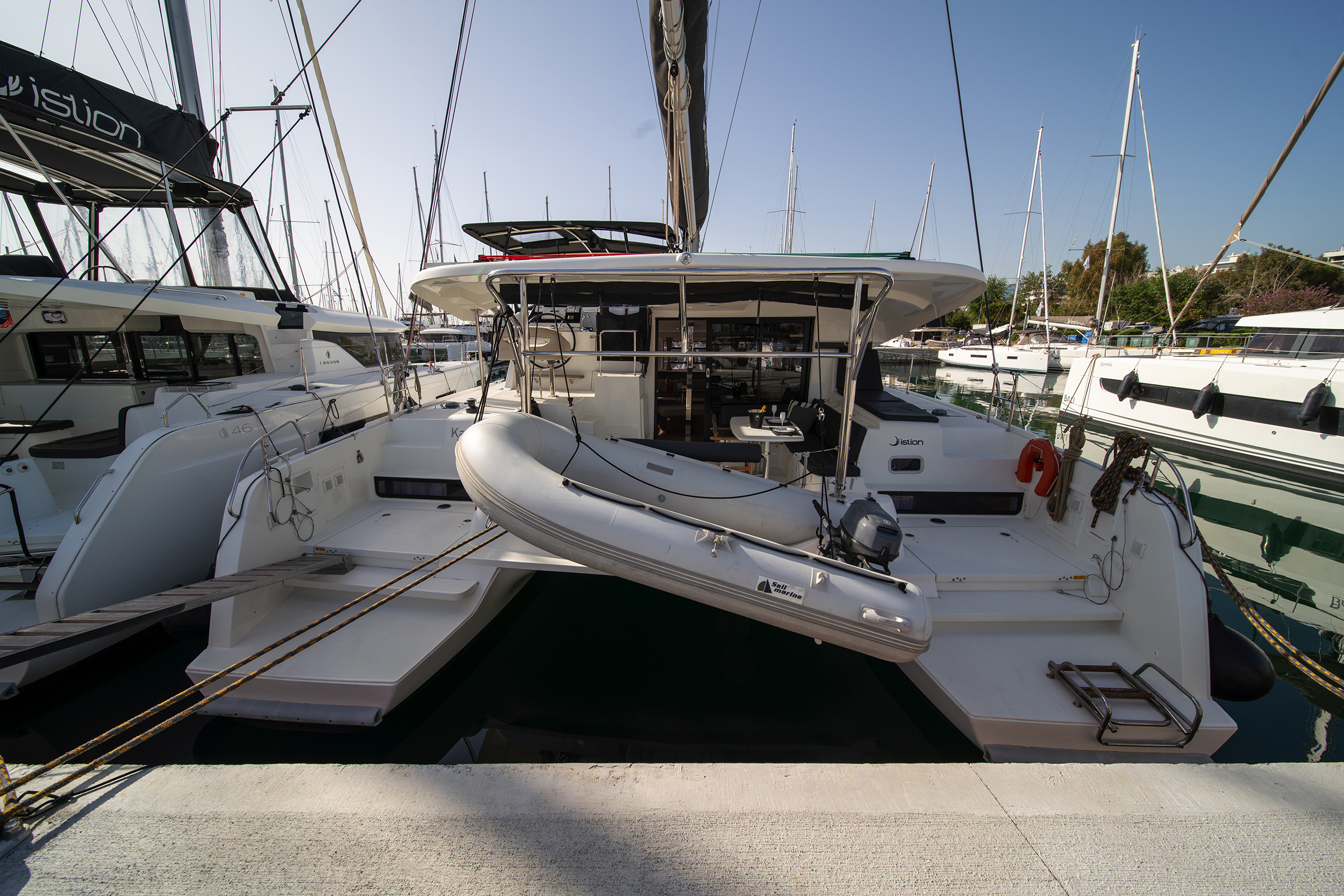 Lagoon 42 - 4 + 2 cab. — photo 7