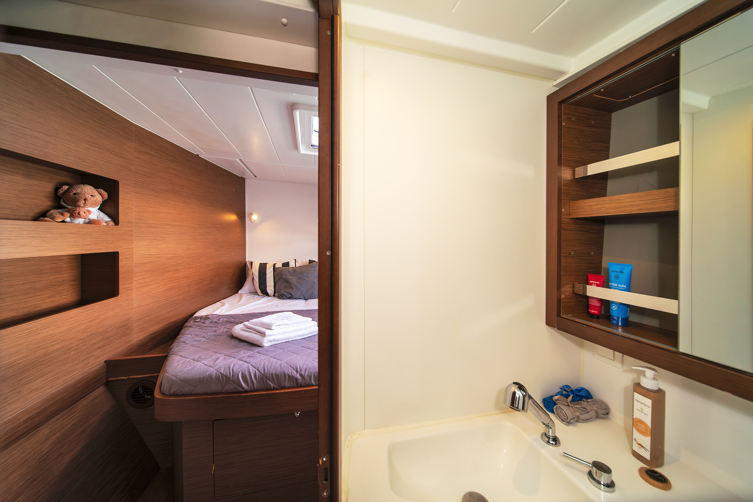 Lagoon 42 - 4 + 2 cab. — photo 19