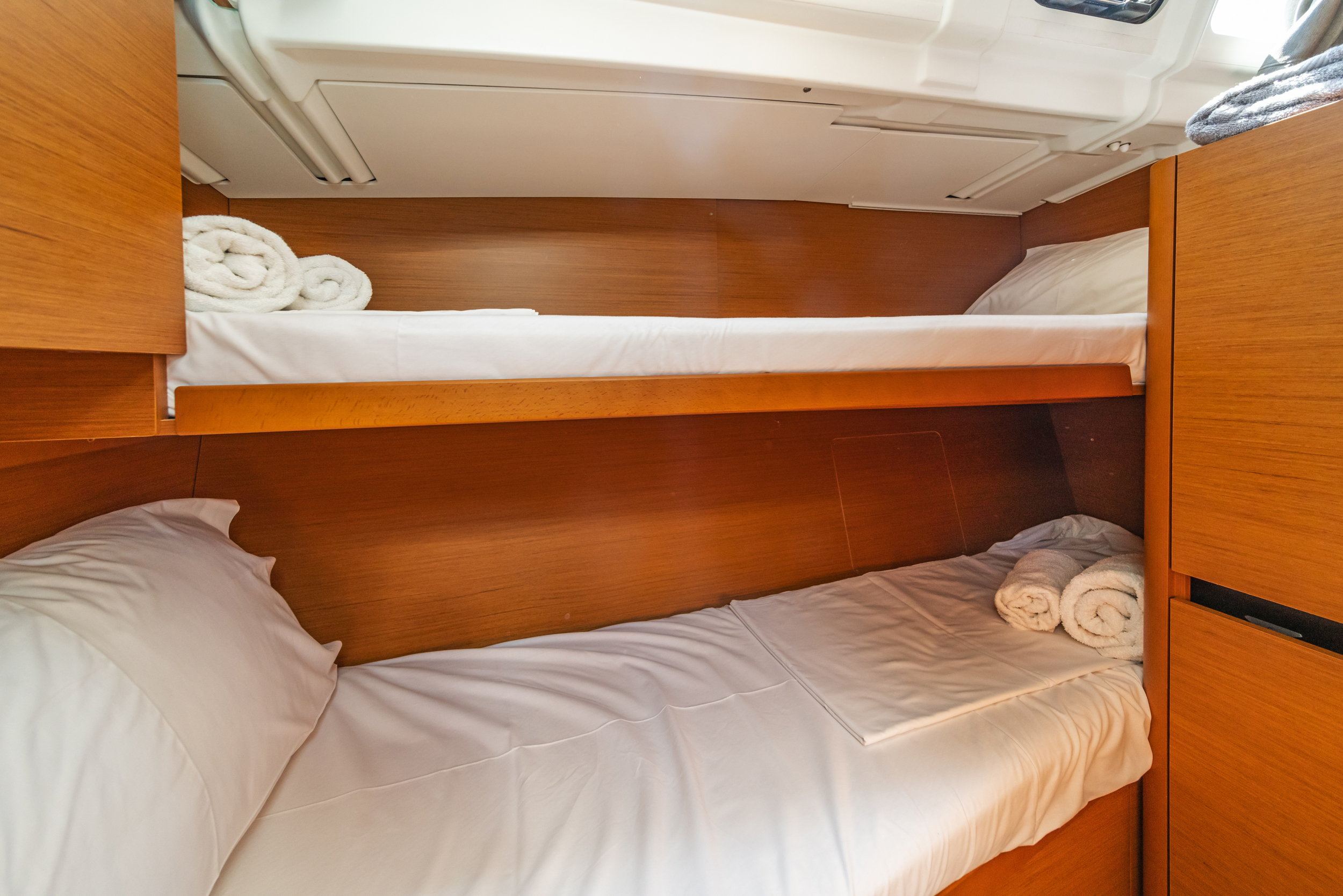 Photo #10 - Sun Odyssey 490 - 5 + 1 cab. (Marina II) in Skiathos - 32285