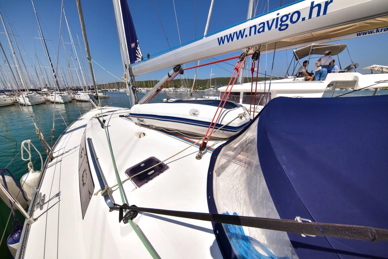 Bavaria Cruiser 51 (Yolo)  - 12