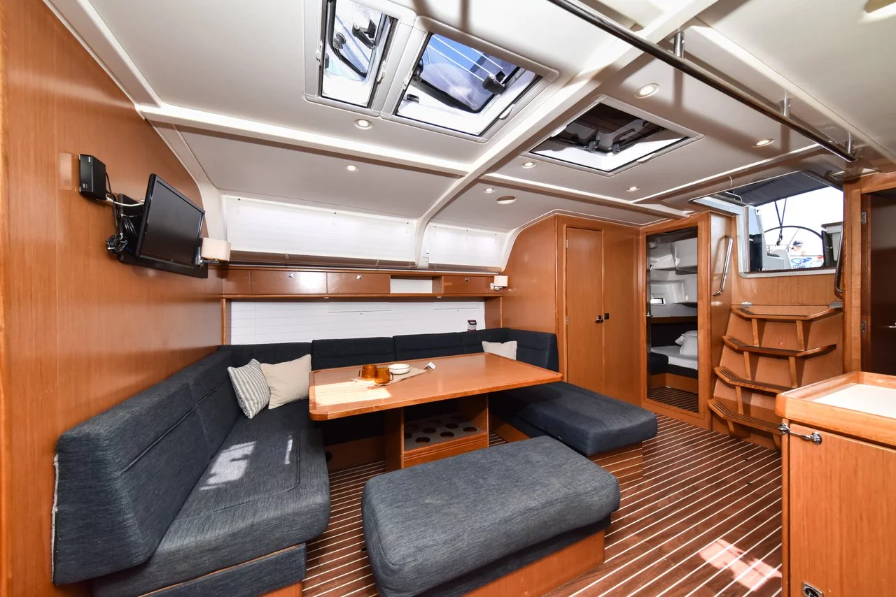Bavaria Cruiser 51 (Yolo)  - 18
