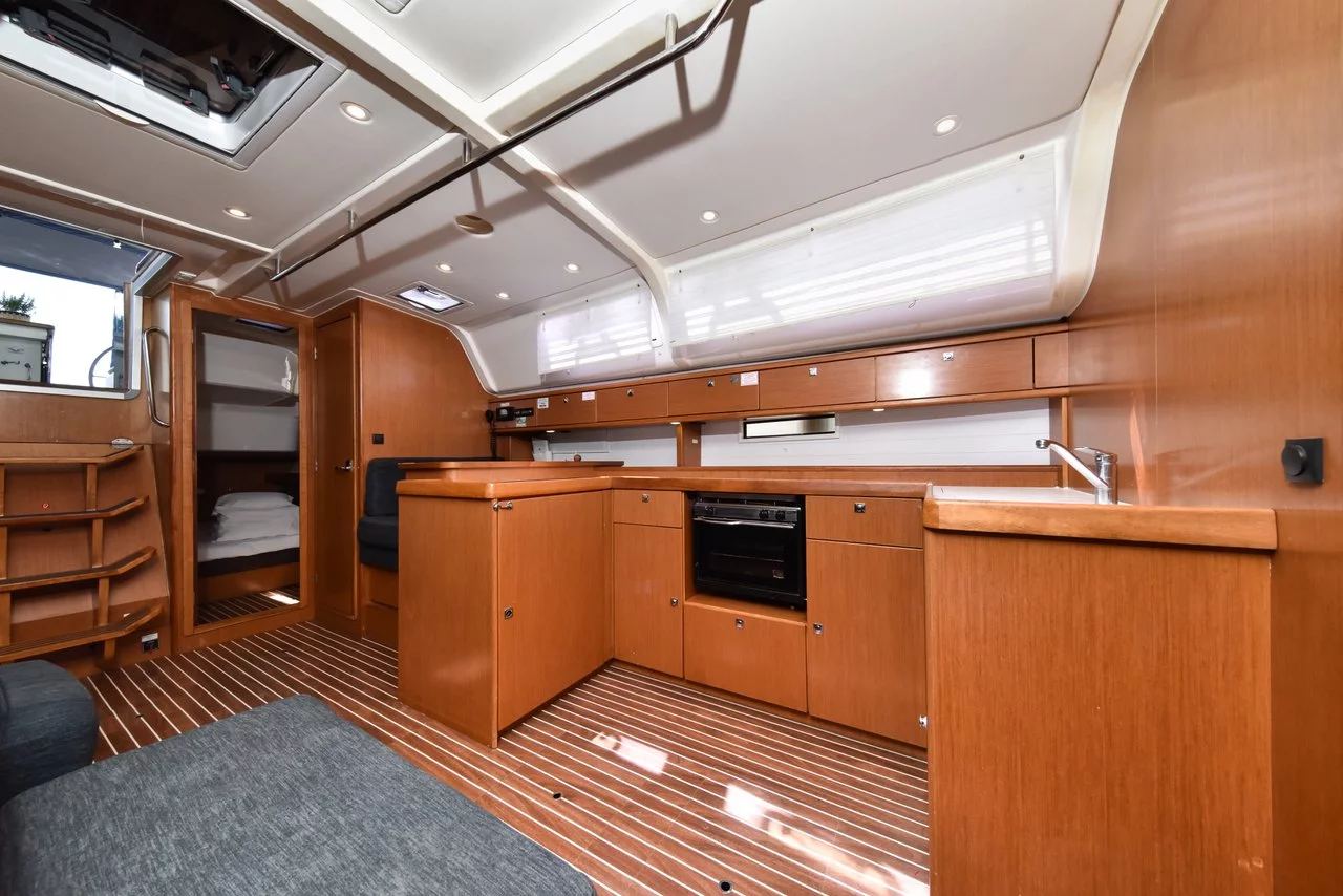 Bavaria Cruiser 51 (Yolo)  - 19