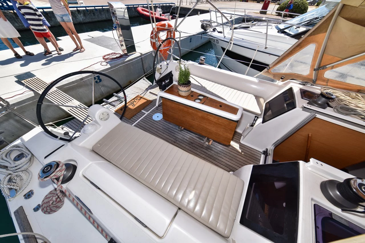 Dufour 350 GL (Pape)  - 13